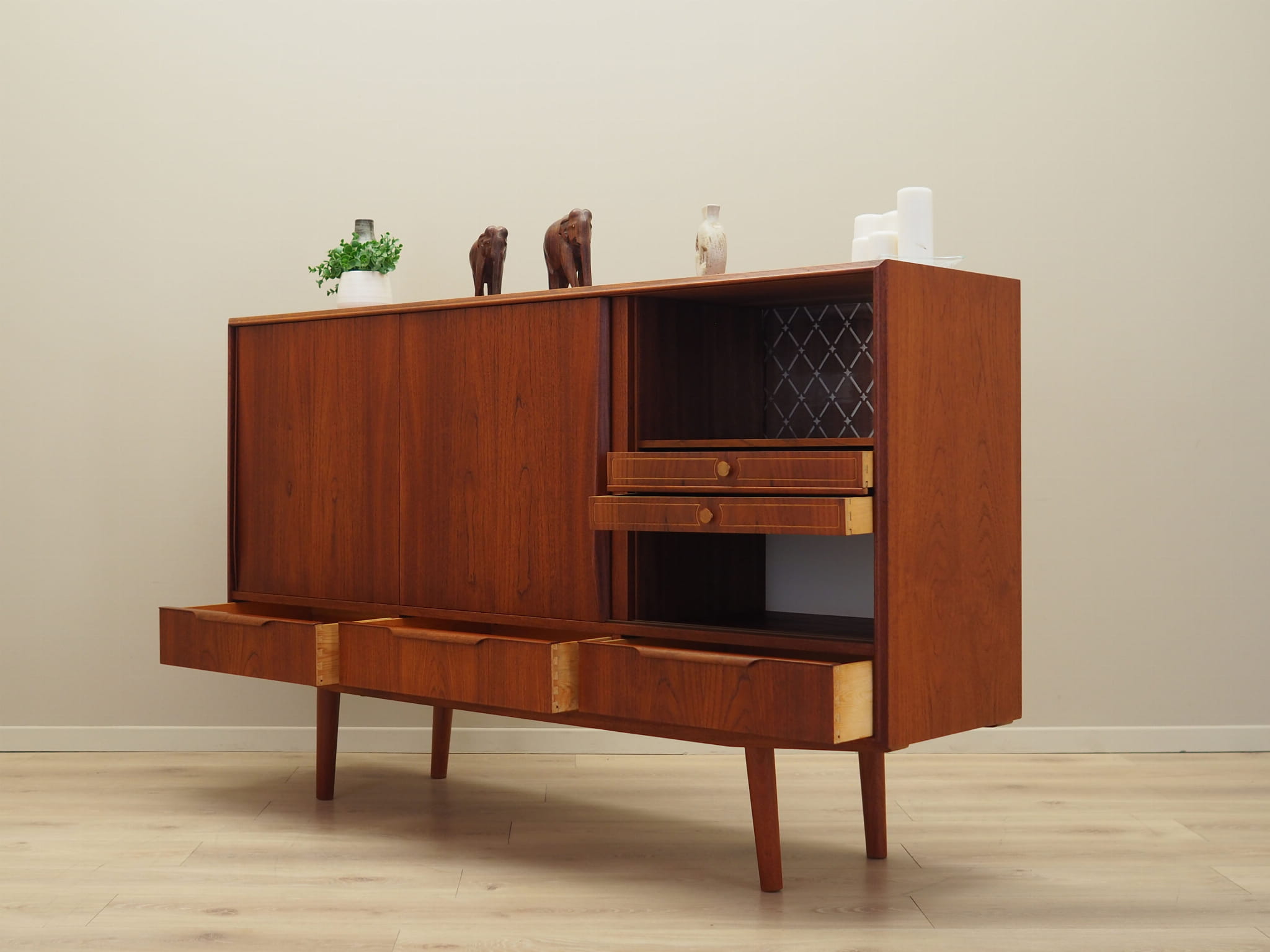 Highboard Teakholz Braun 1970er Jahre