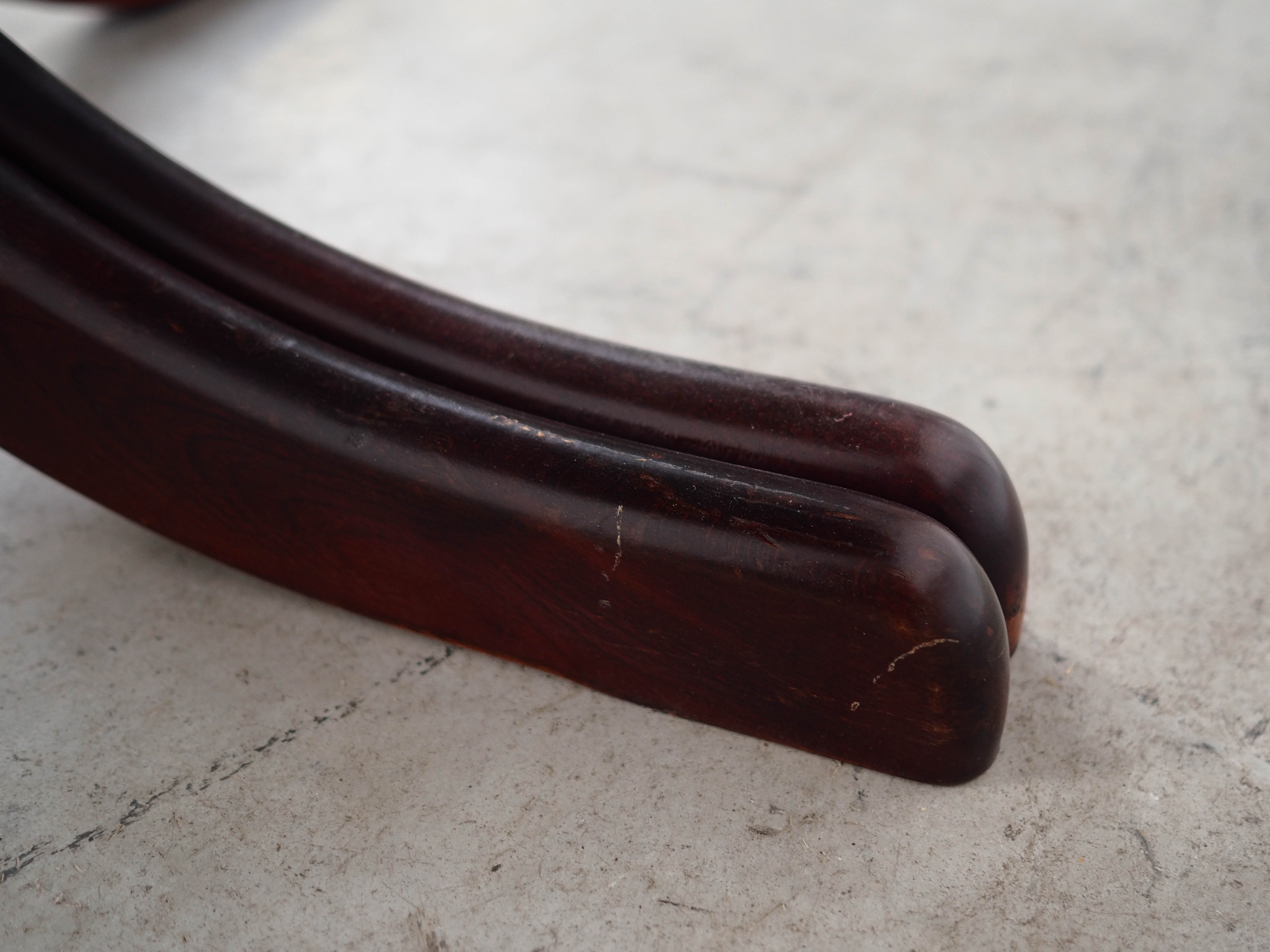 Mahogany table Dark brown 1970s Ø115cm