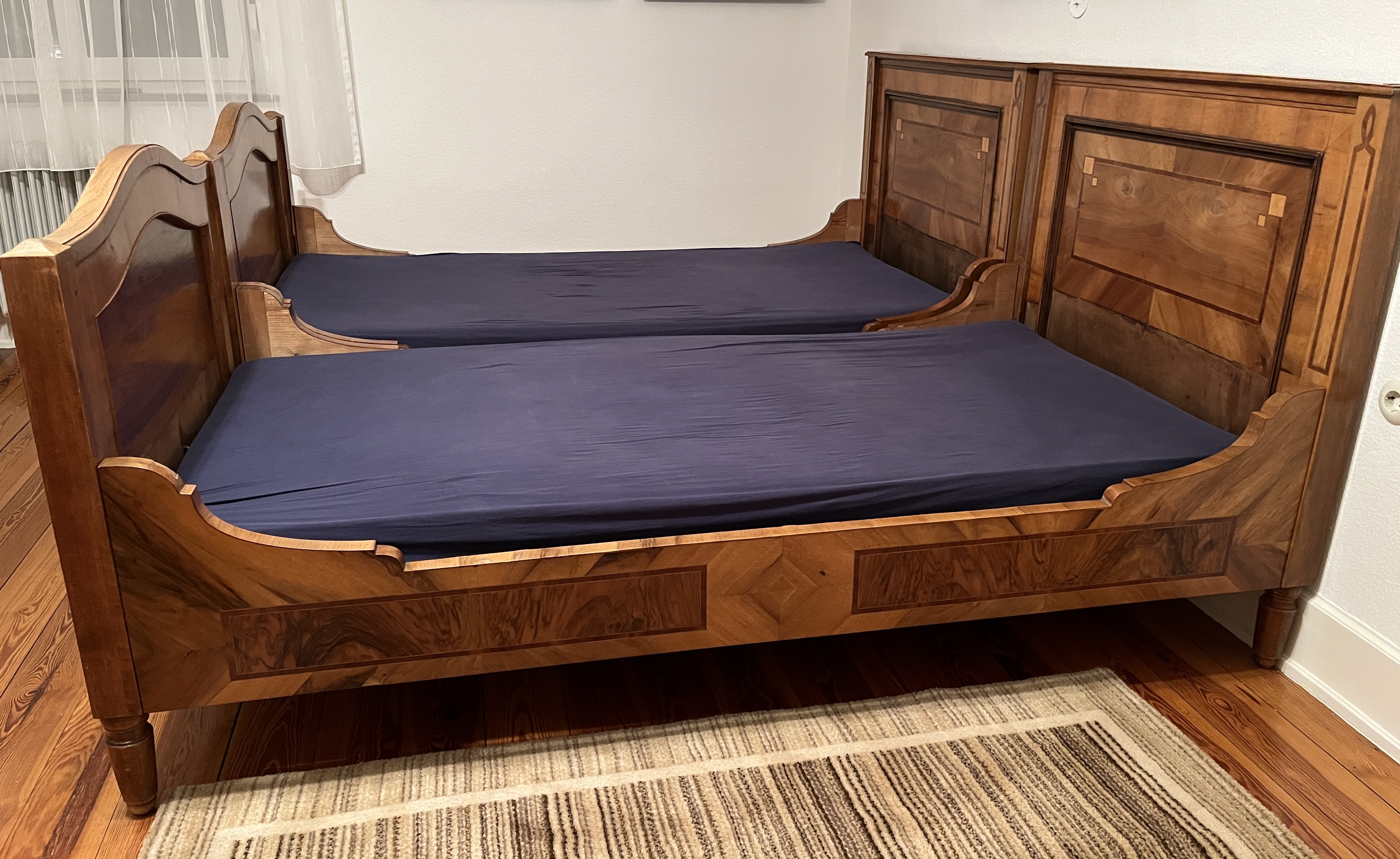 2x Vintage Bett Massivholz Braun 1880er Jahre