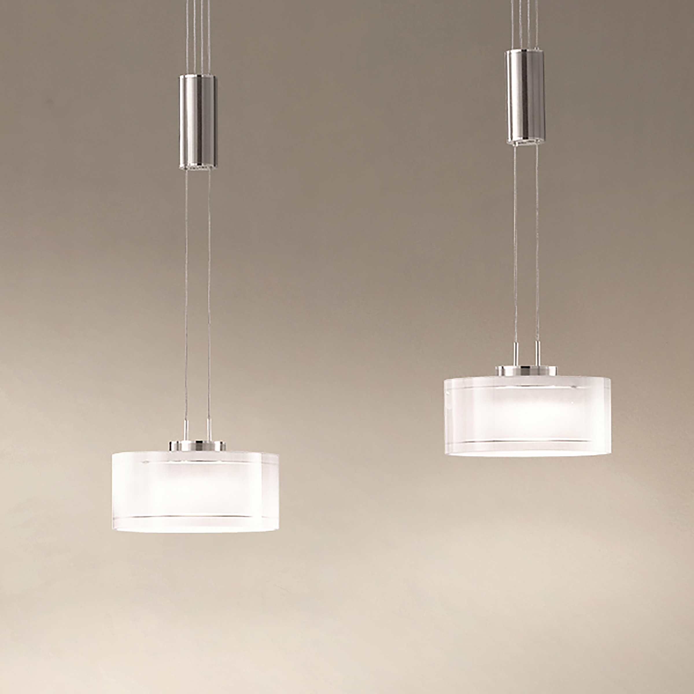 LED-Pendelleuchte Lavin Eisen Opalglas Weiß