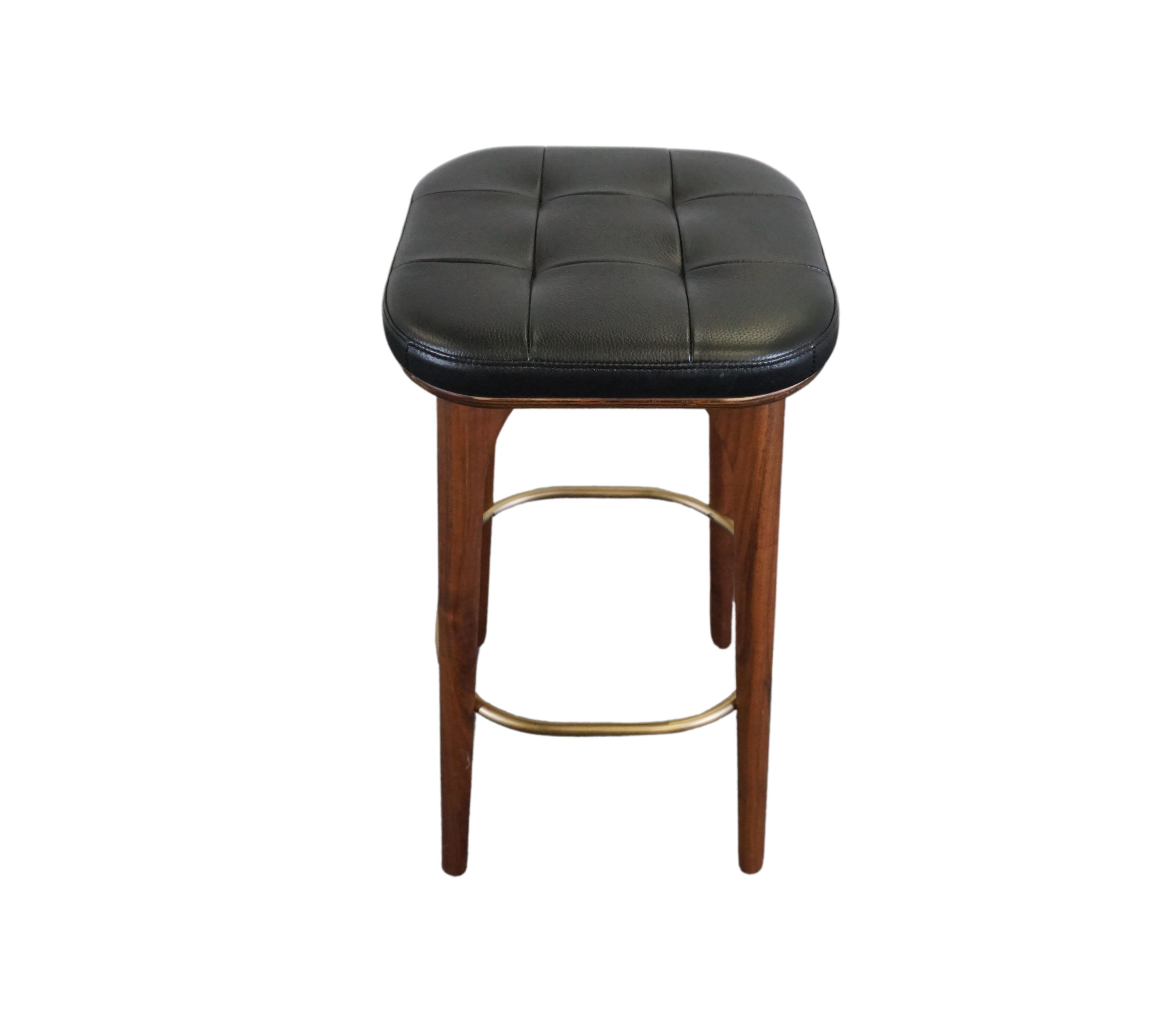 UTILITY Hocker Leder Schwarz