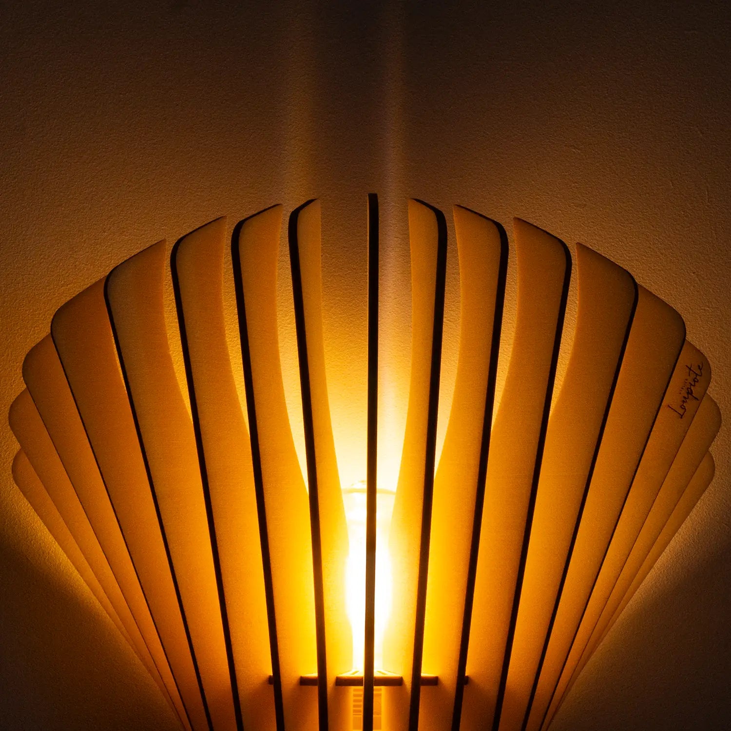 Aqua Lampada da parete in legno