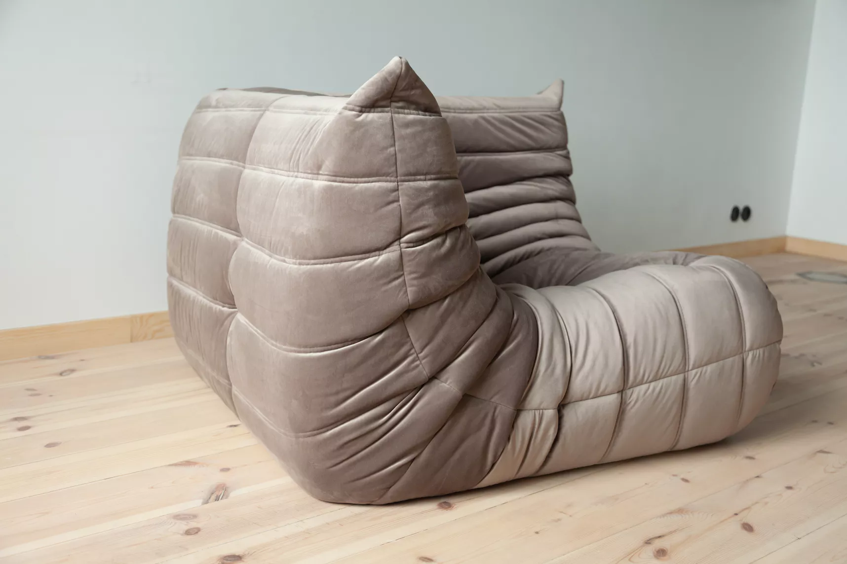 Togo corner sofa velvet warm grey