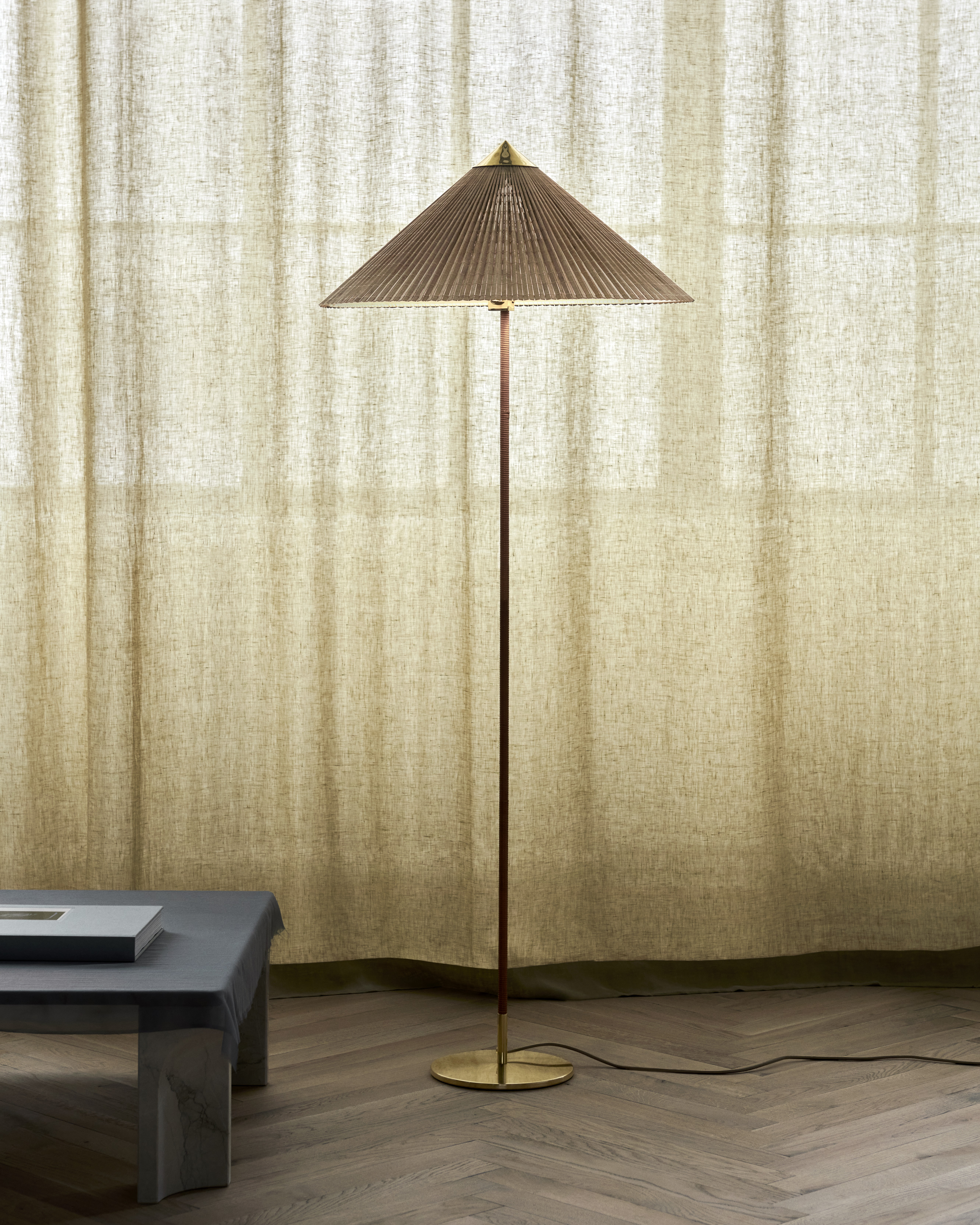 9602 Stehleuchte Beige