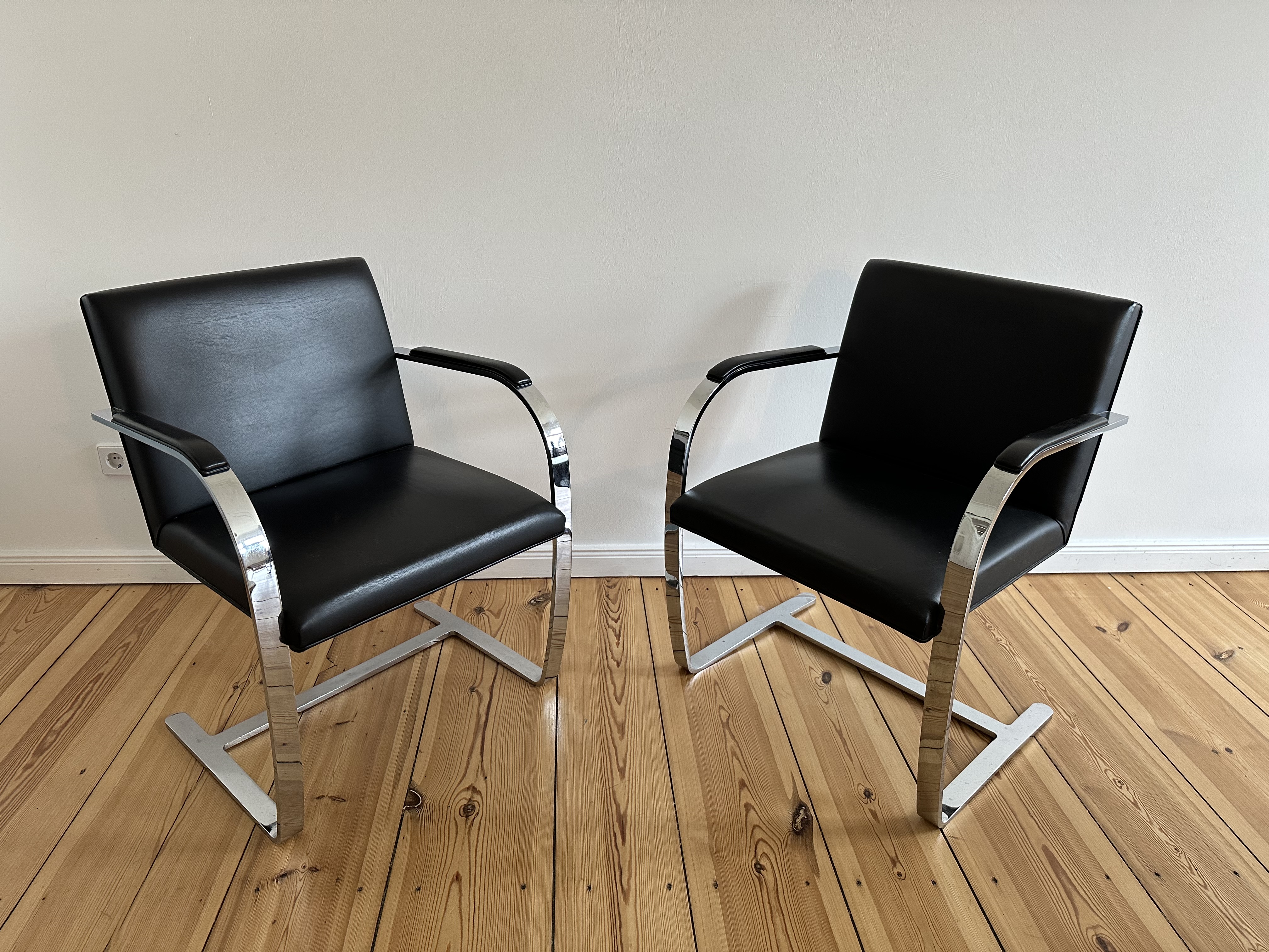 2x Knoll Brno Freischwinger Schwarz