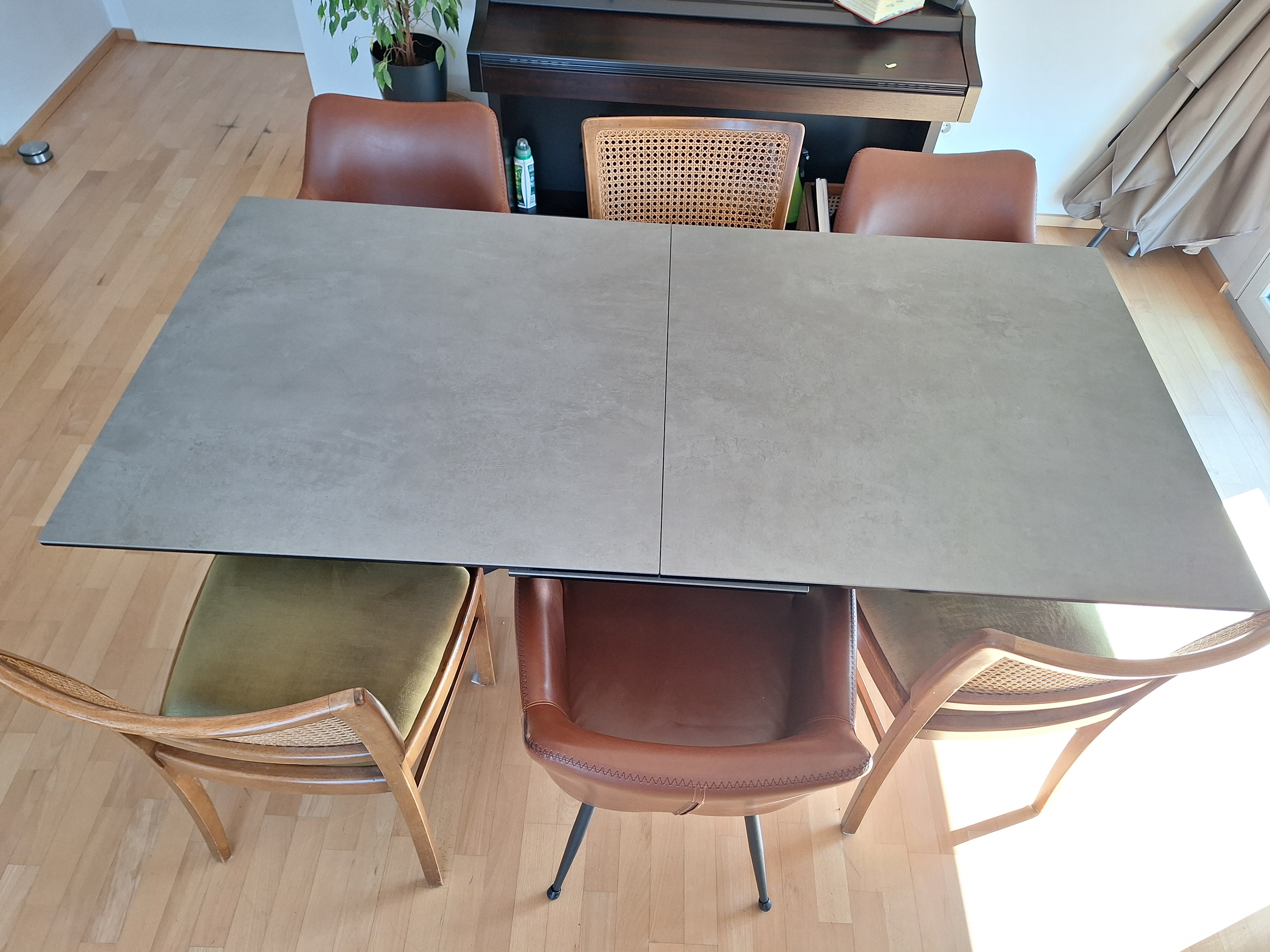 Moderner ETERNITY Esstisch mit Beton-Optik Keramik