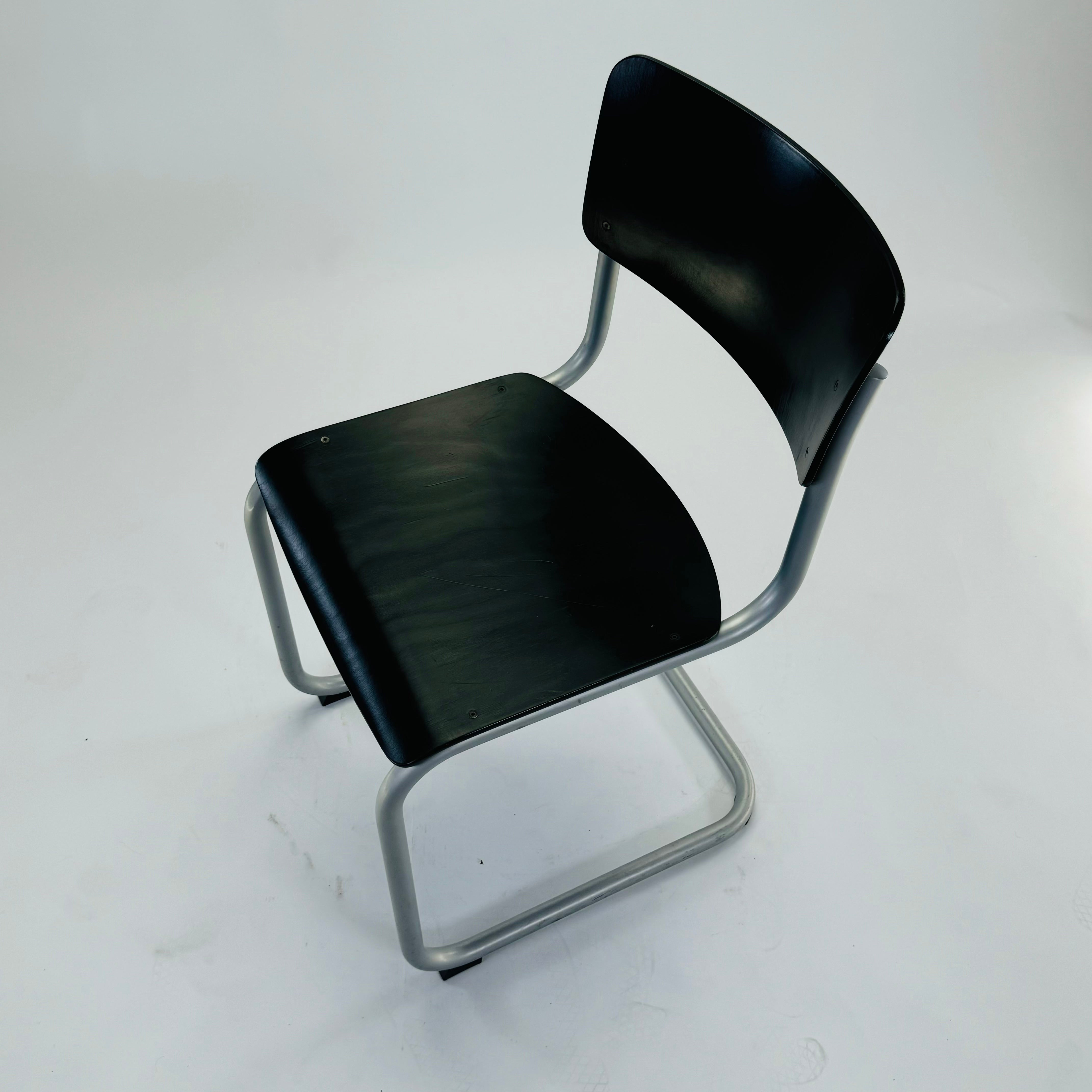 Thonet S 43 Freischwinger Stahl Holz Schwarz