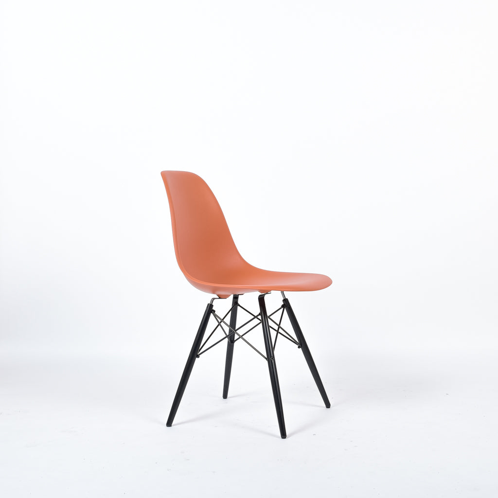 Eames Plastic Side Chair DSW Poppy Red