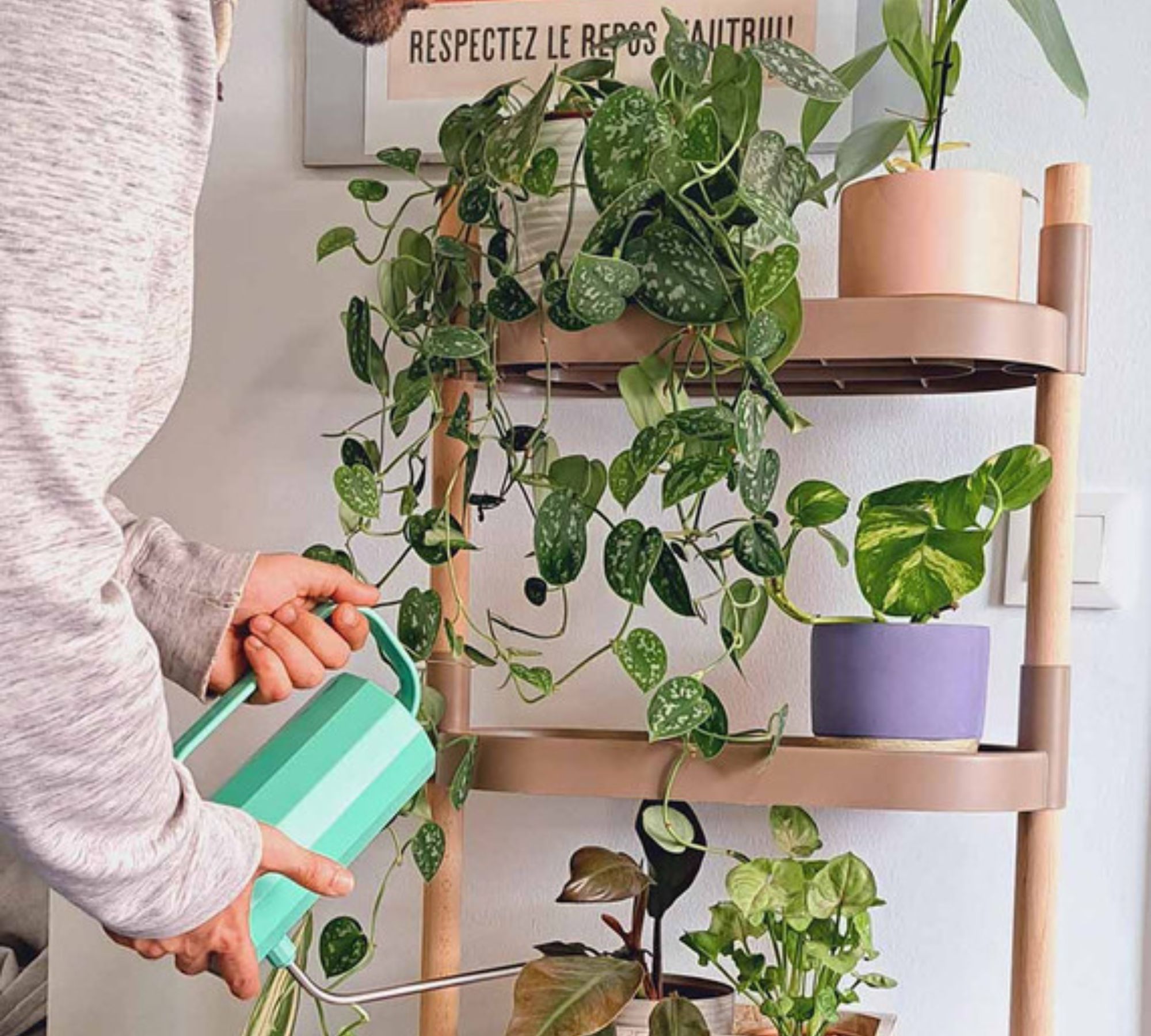 Modular plant stand with 4 shelves Brown