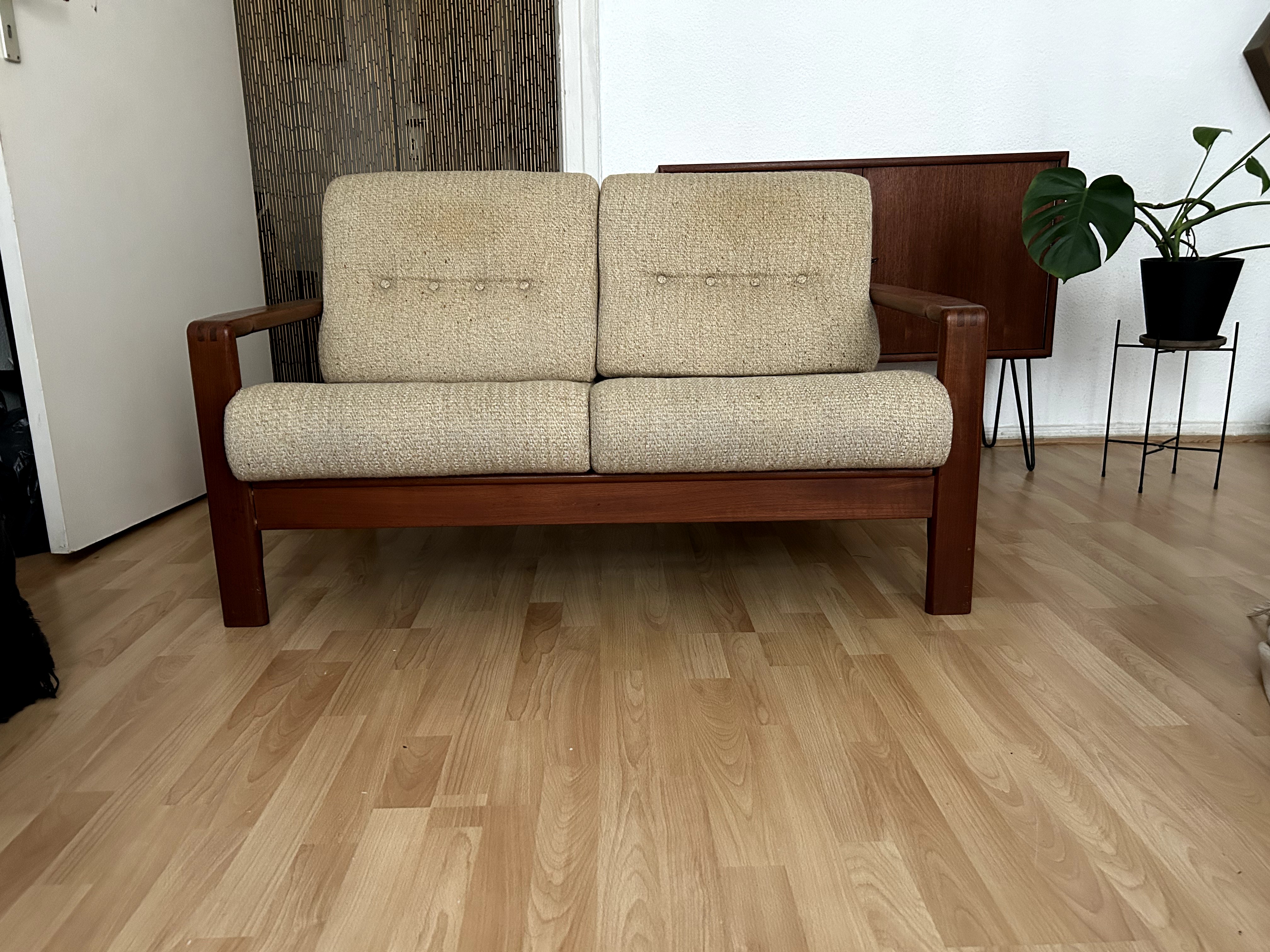 Vintage Sofa 2-sitzer Teakholz Beige