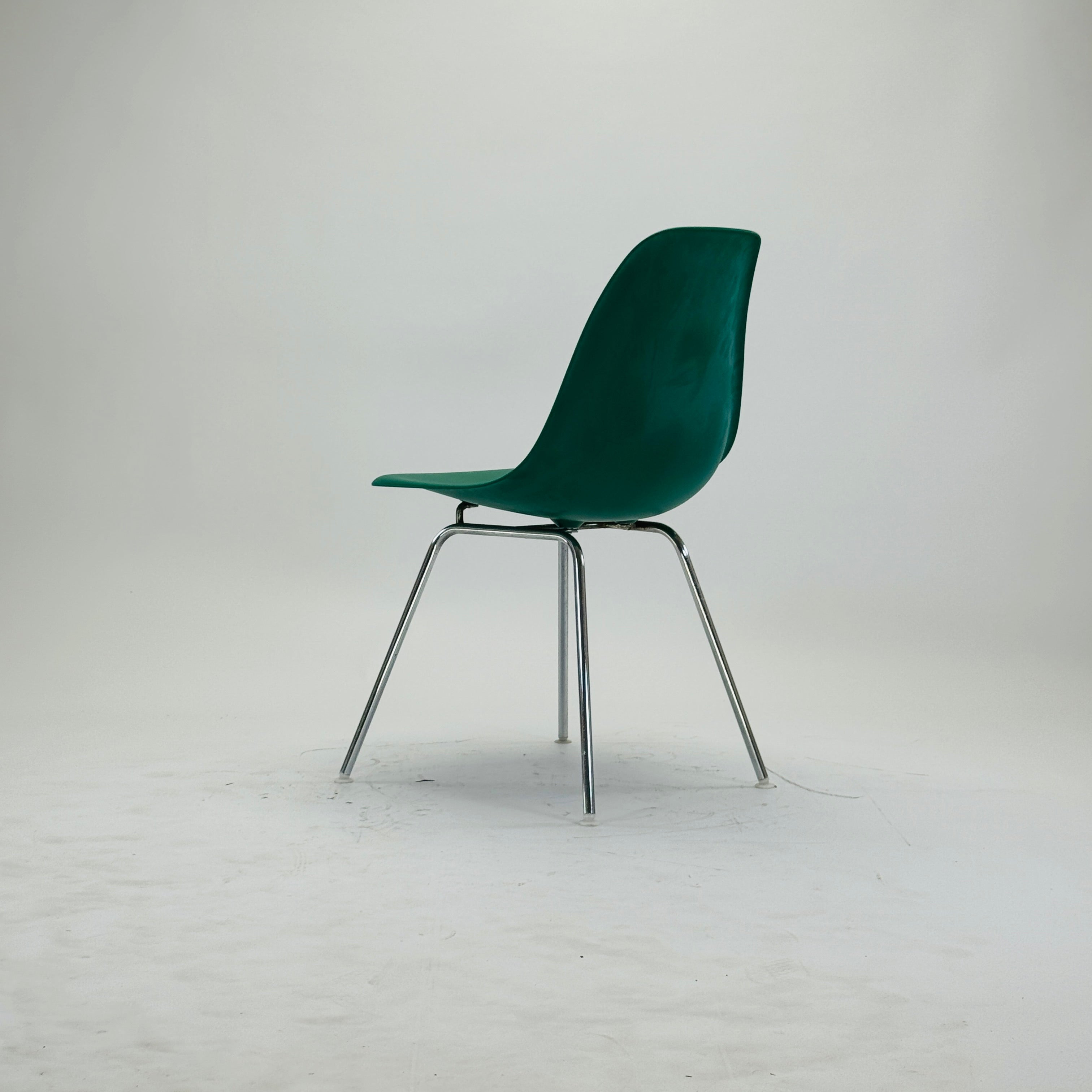 Eames Plastic Side Chair DSX Grün