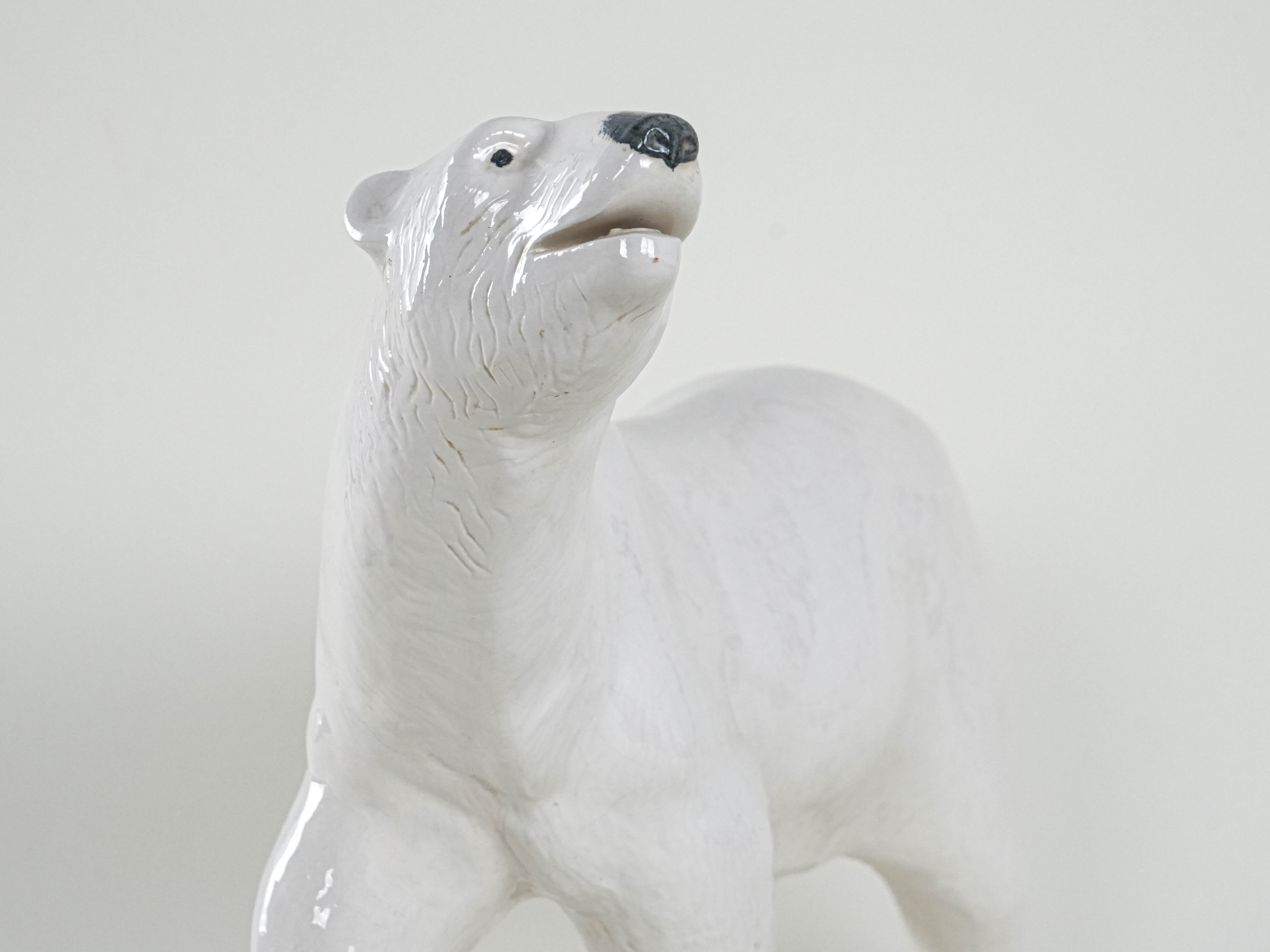 Eisbär Skulptur Keramik