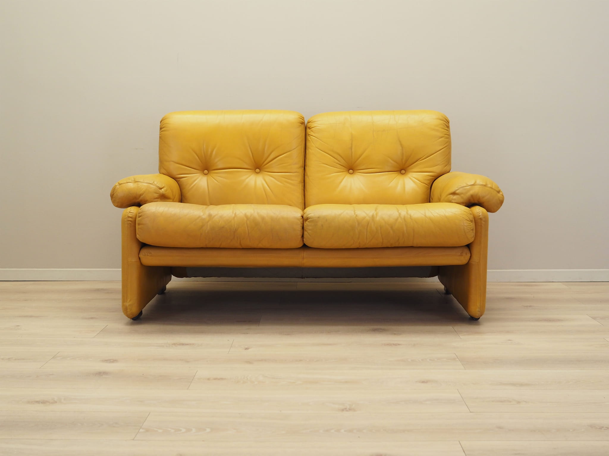 2-seater sofa Leather Yellow 1960s