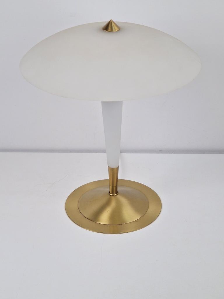 Vintage Tischlampe Milchglas Messing Weiß