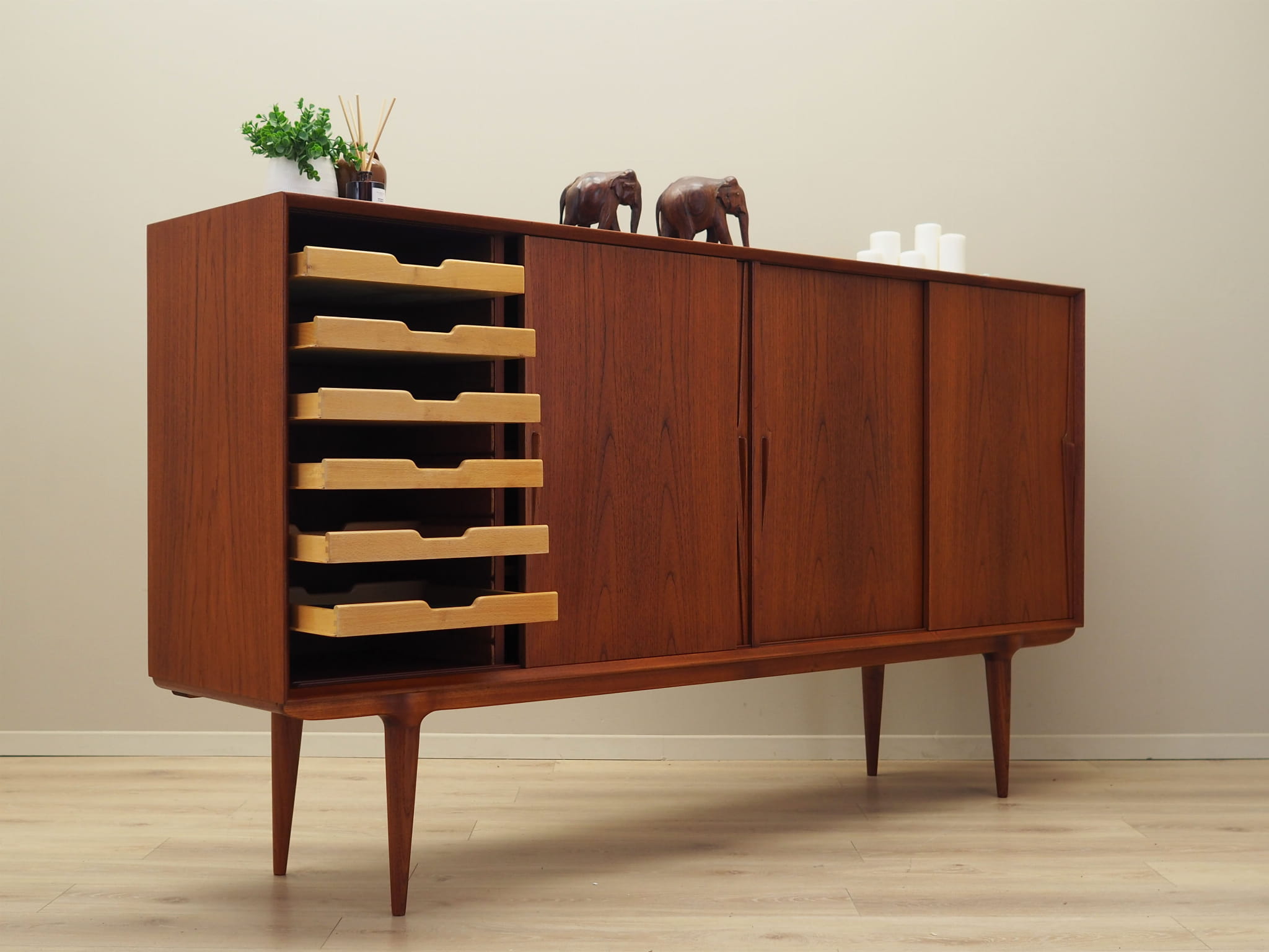 Vintage Highboard Teakholz Braun 1970er Jahre