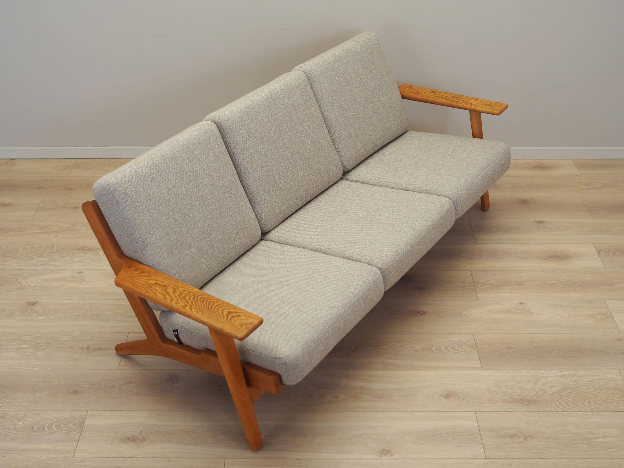 Vintage Sofa Eichenholz Textil Grau 1960er Jahre