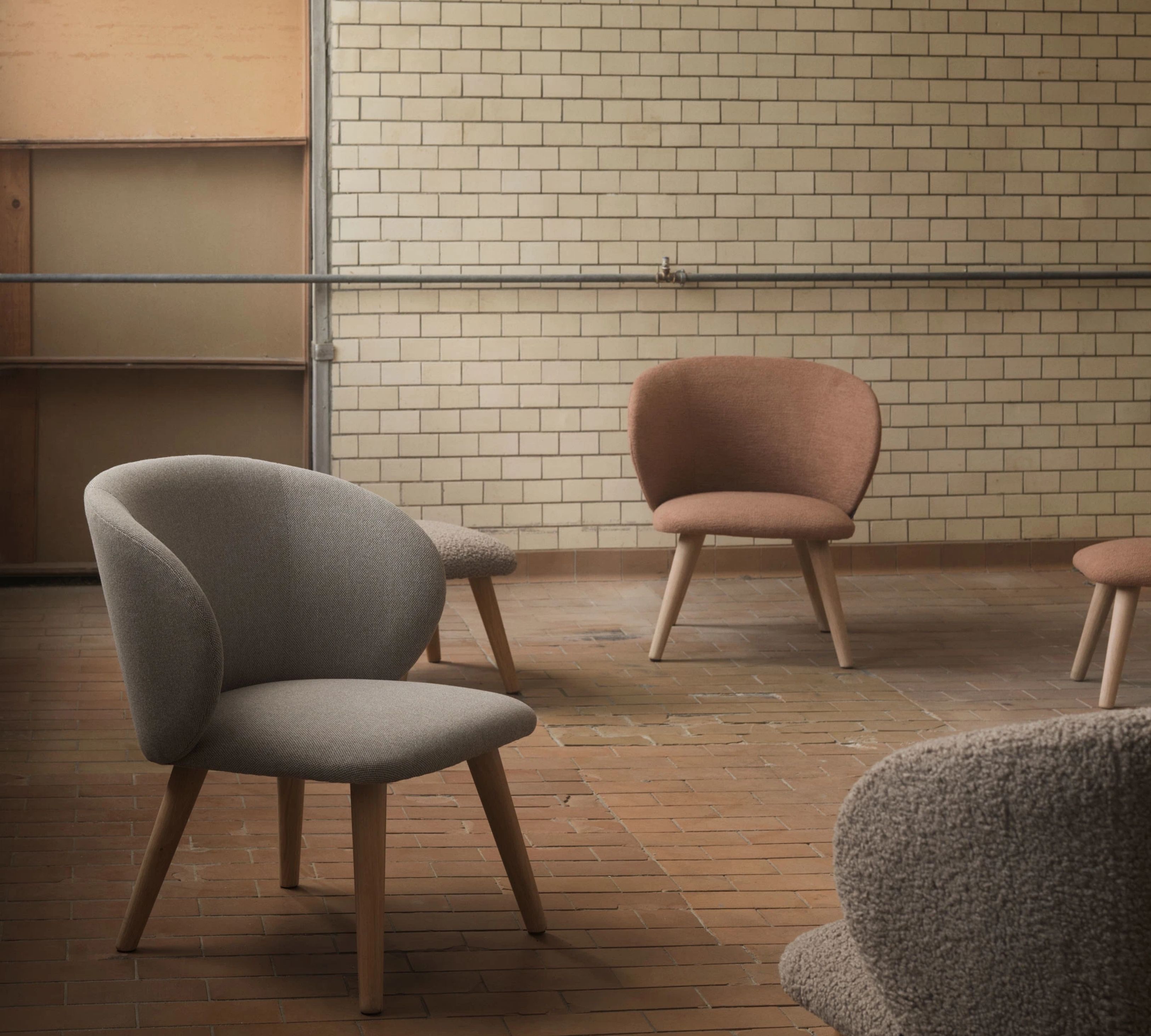 Farrow Armchair Agnes Brown