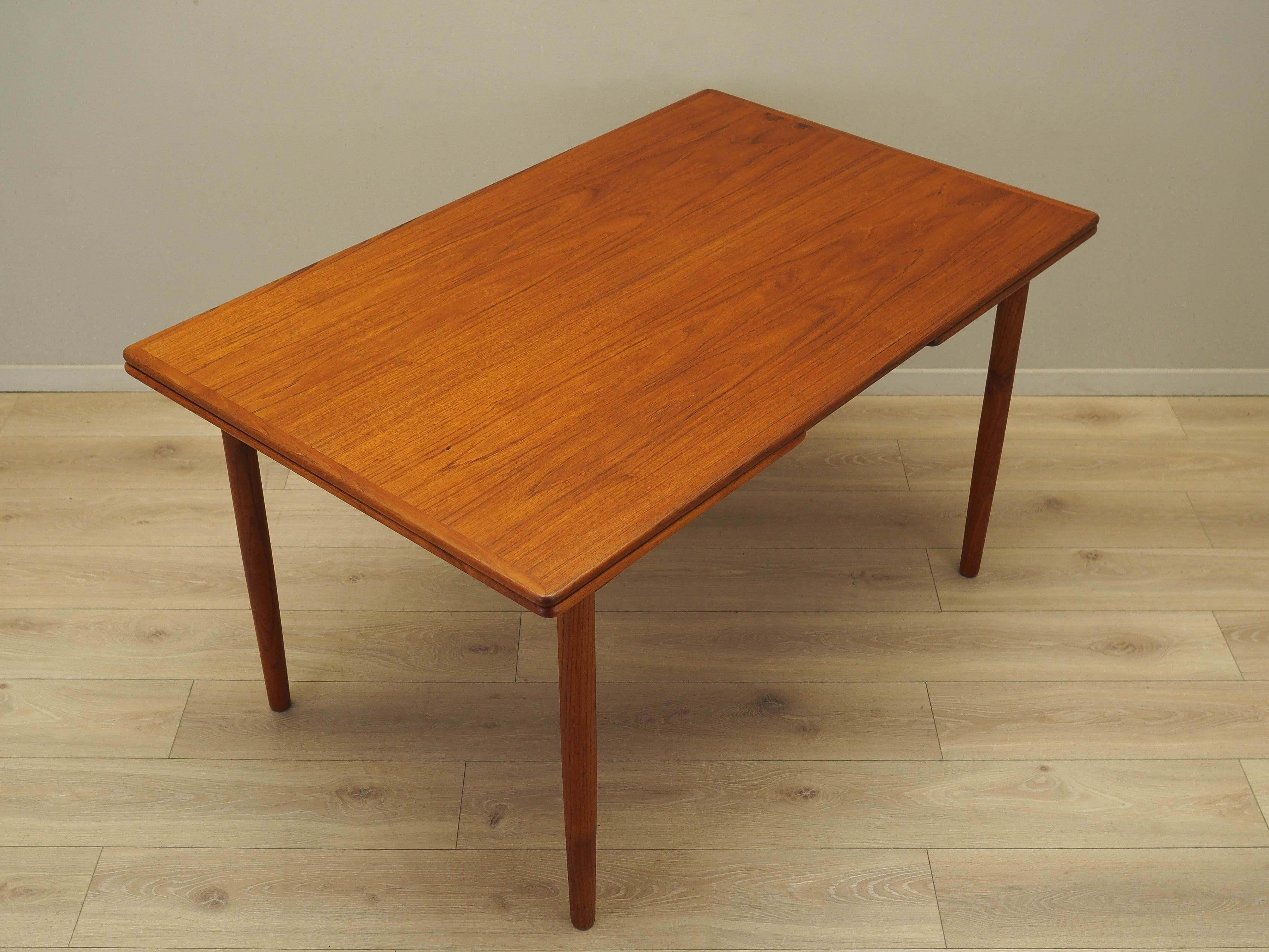 Tavolo in teak marrone anni '70