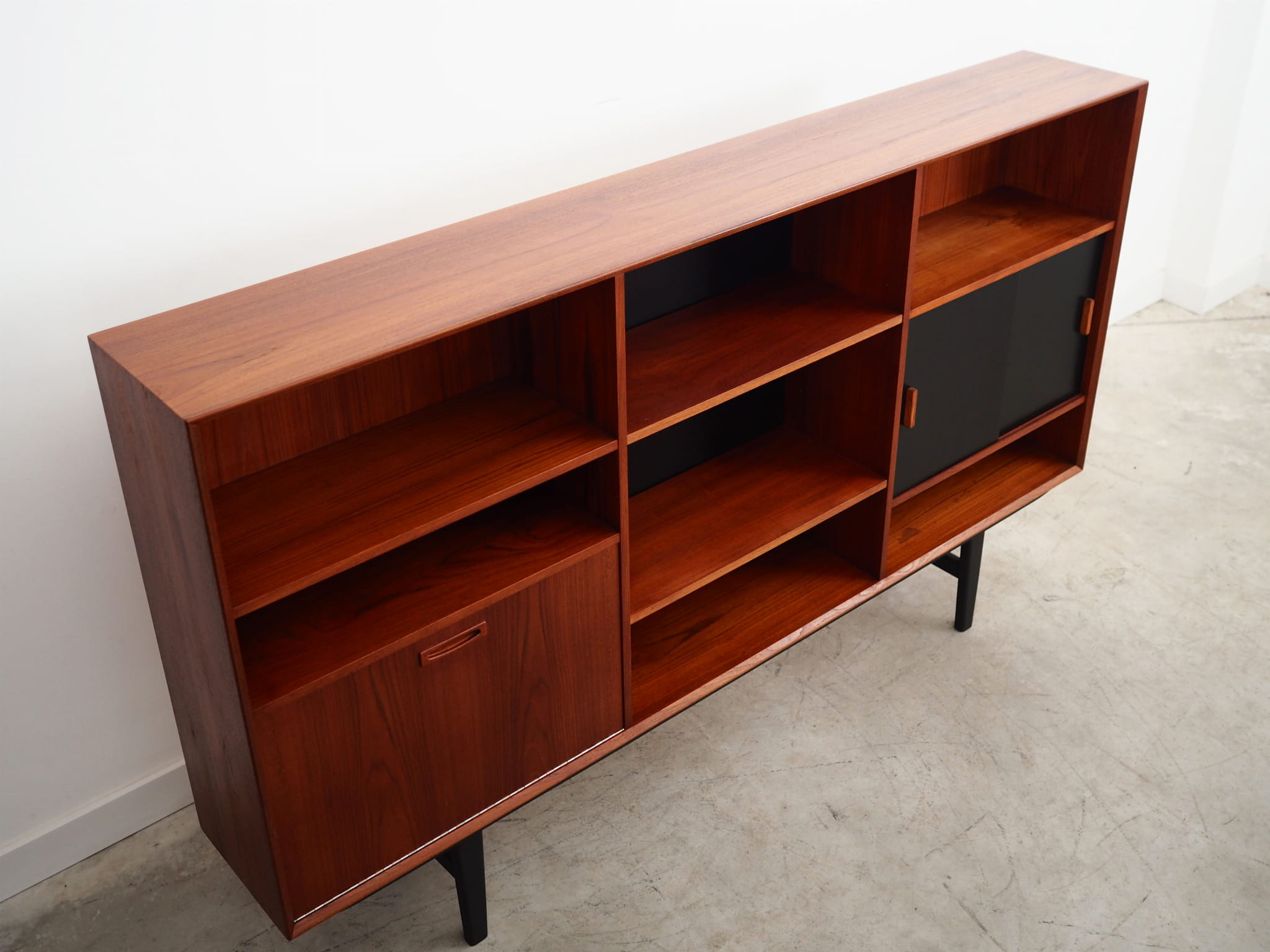 Regal Teakholz 1970er Jahre