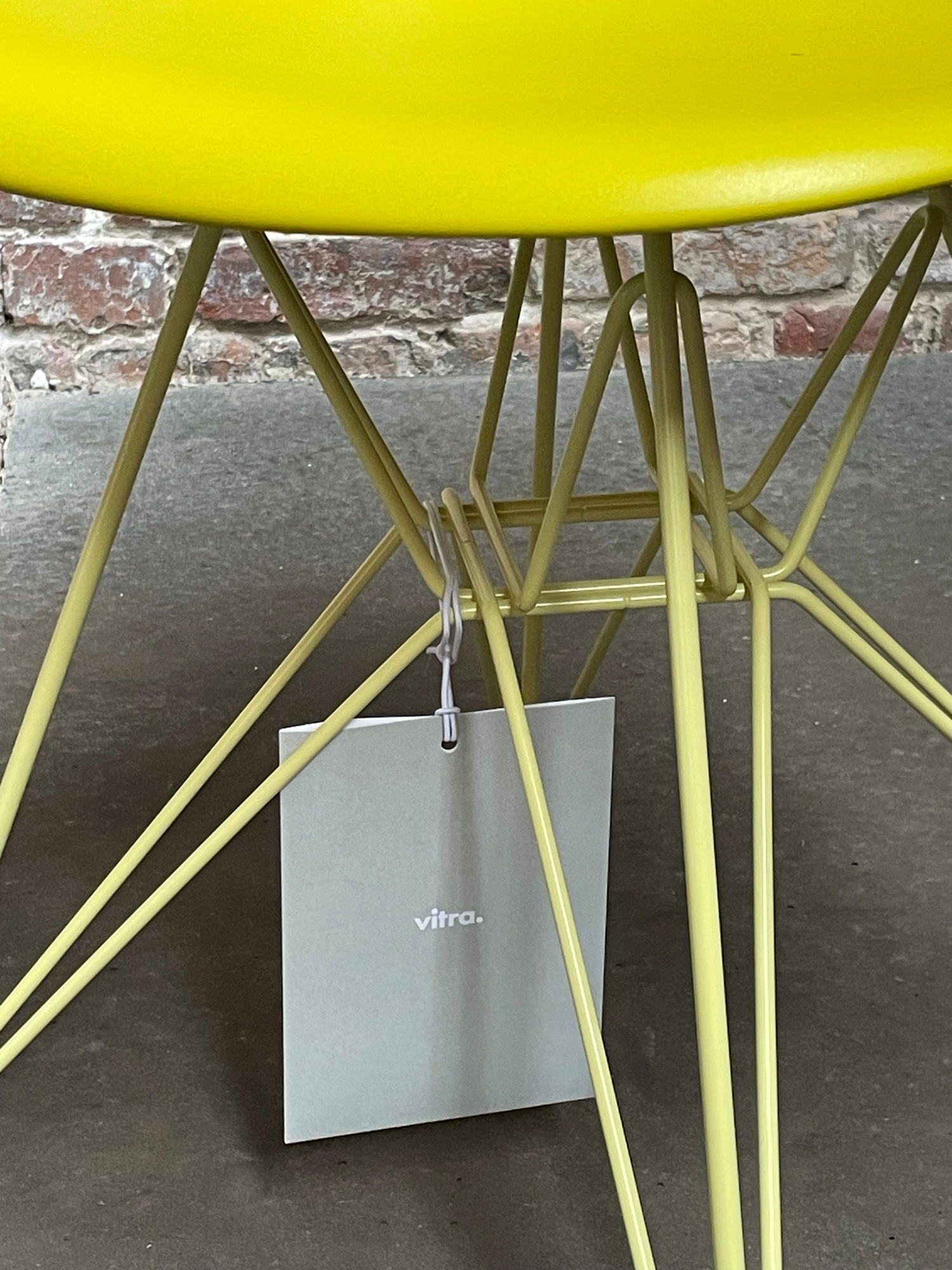 Eames Plastic DSR Colours Stuhl Gelb