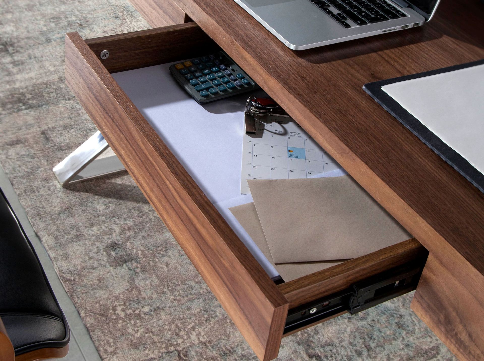 Desk Walnut veneer Chrome-plated steel