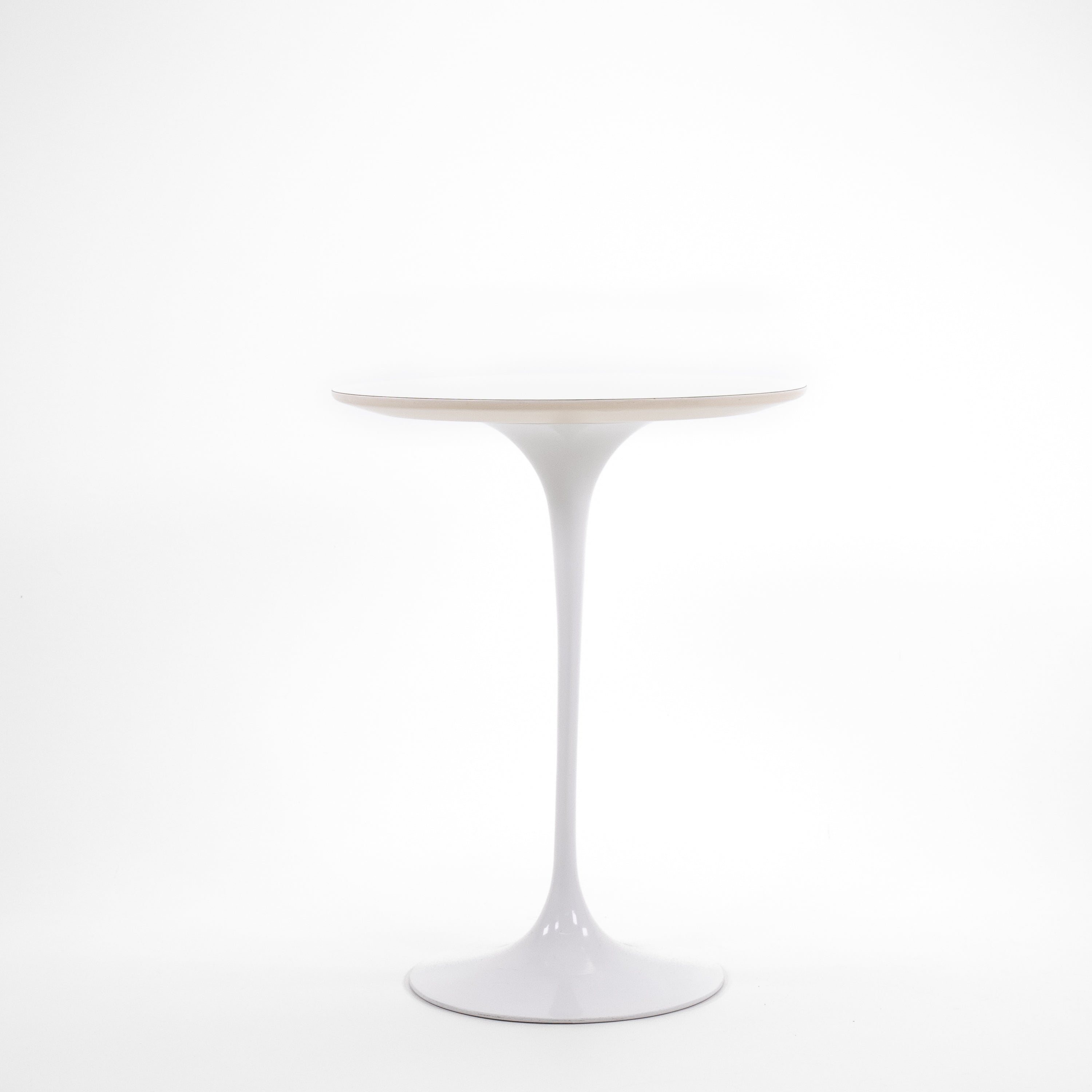 Eero Saarinen Beistelltische Weiß 41cm