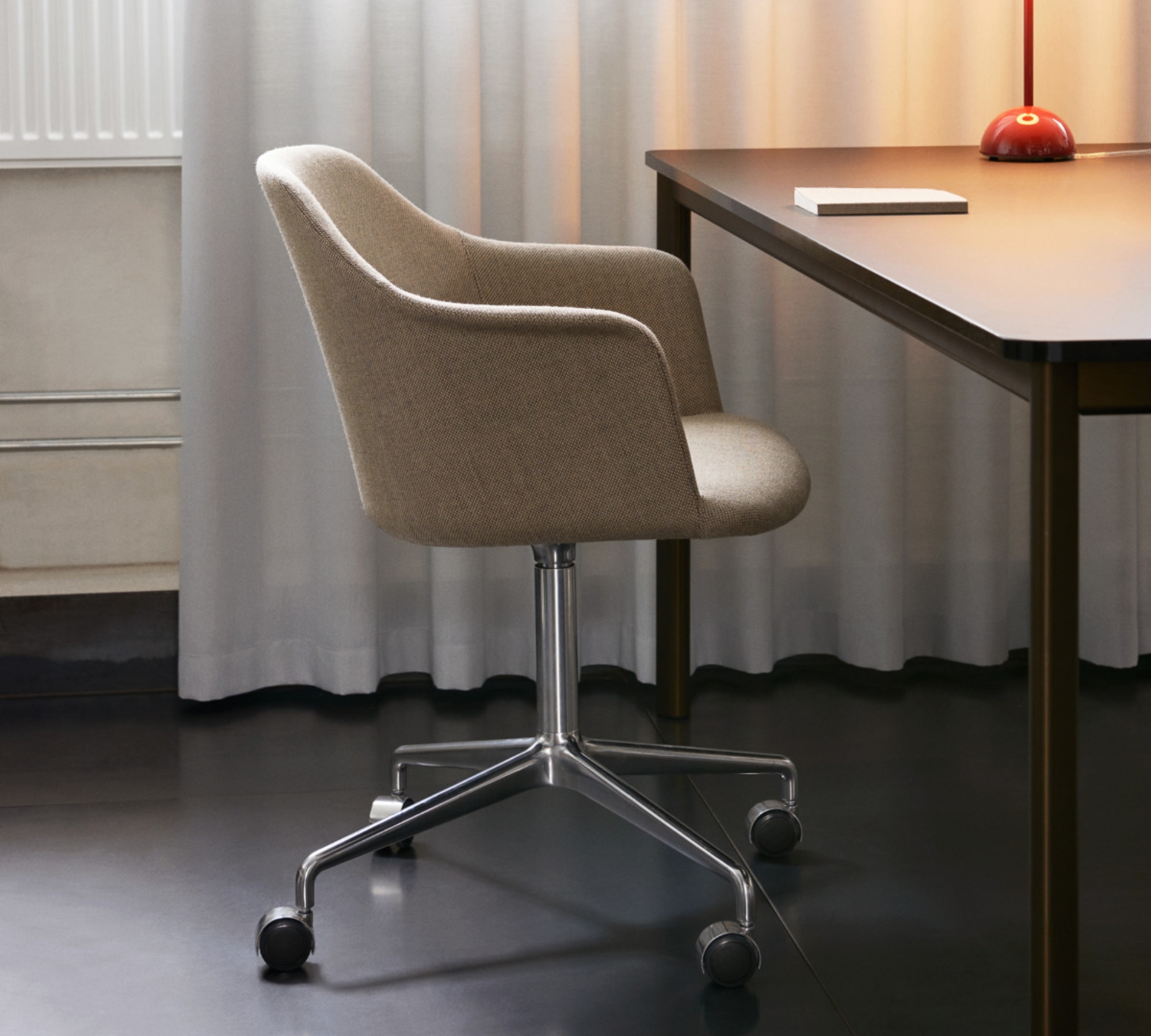 Rely Armchair with castors