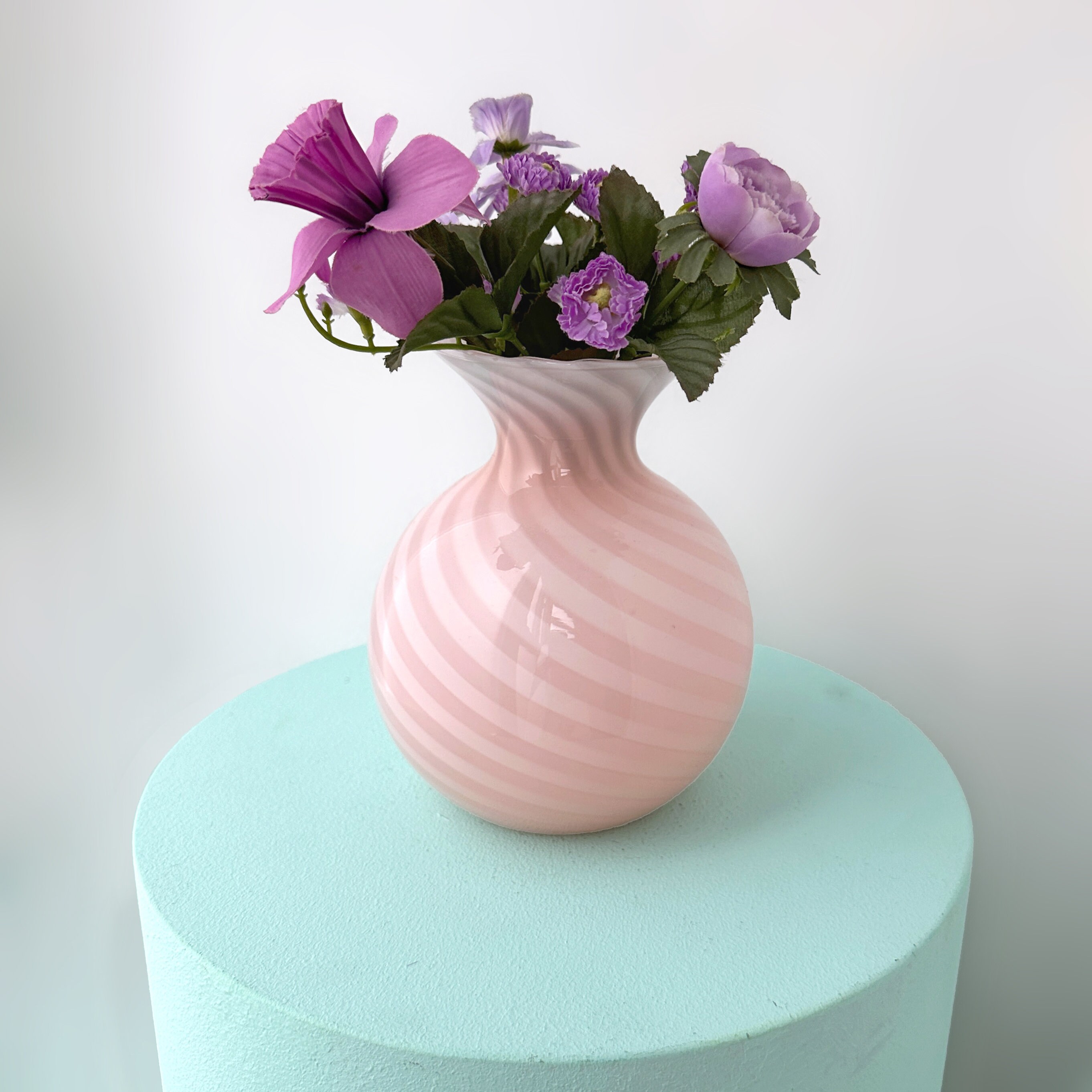 Vaso vintage in vetro di Murano rosa anni '50