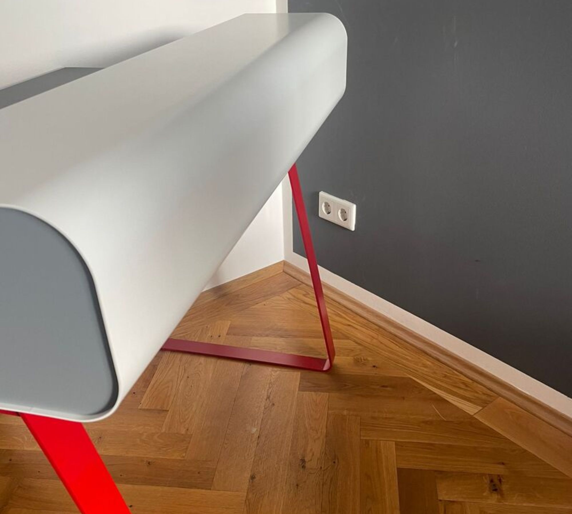 PS10 Sekretär Stahl Mehrfarbig