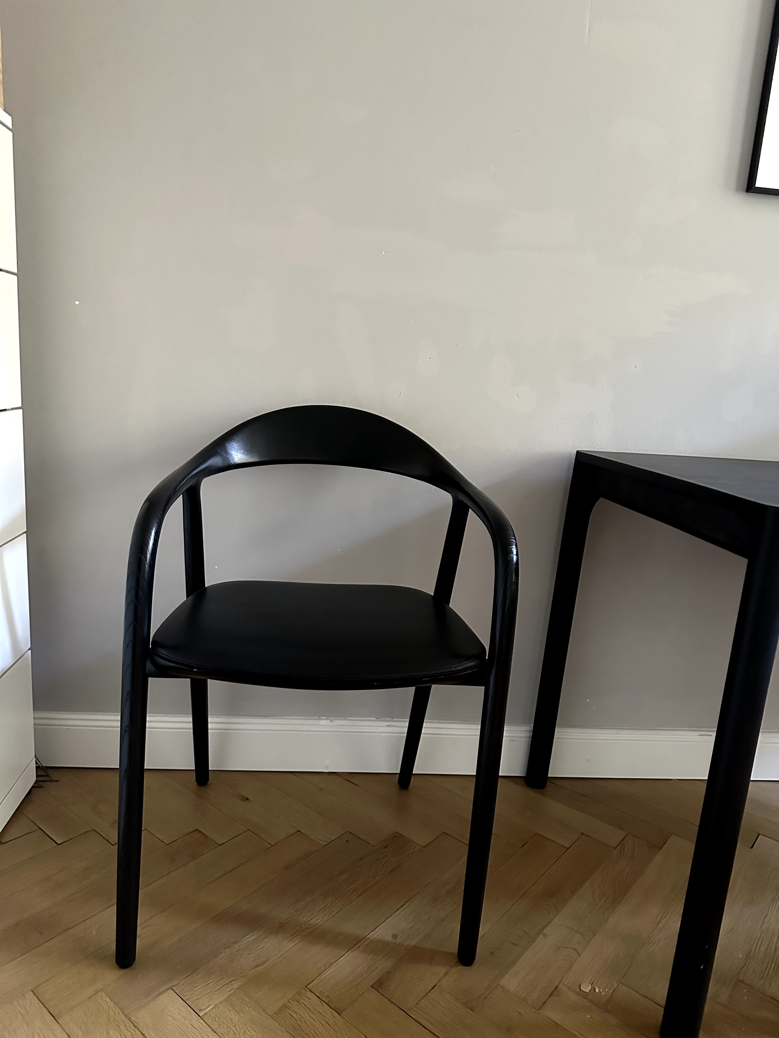 Neva Chair by ARTISAN design by Regular Company