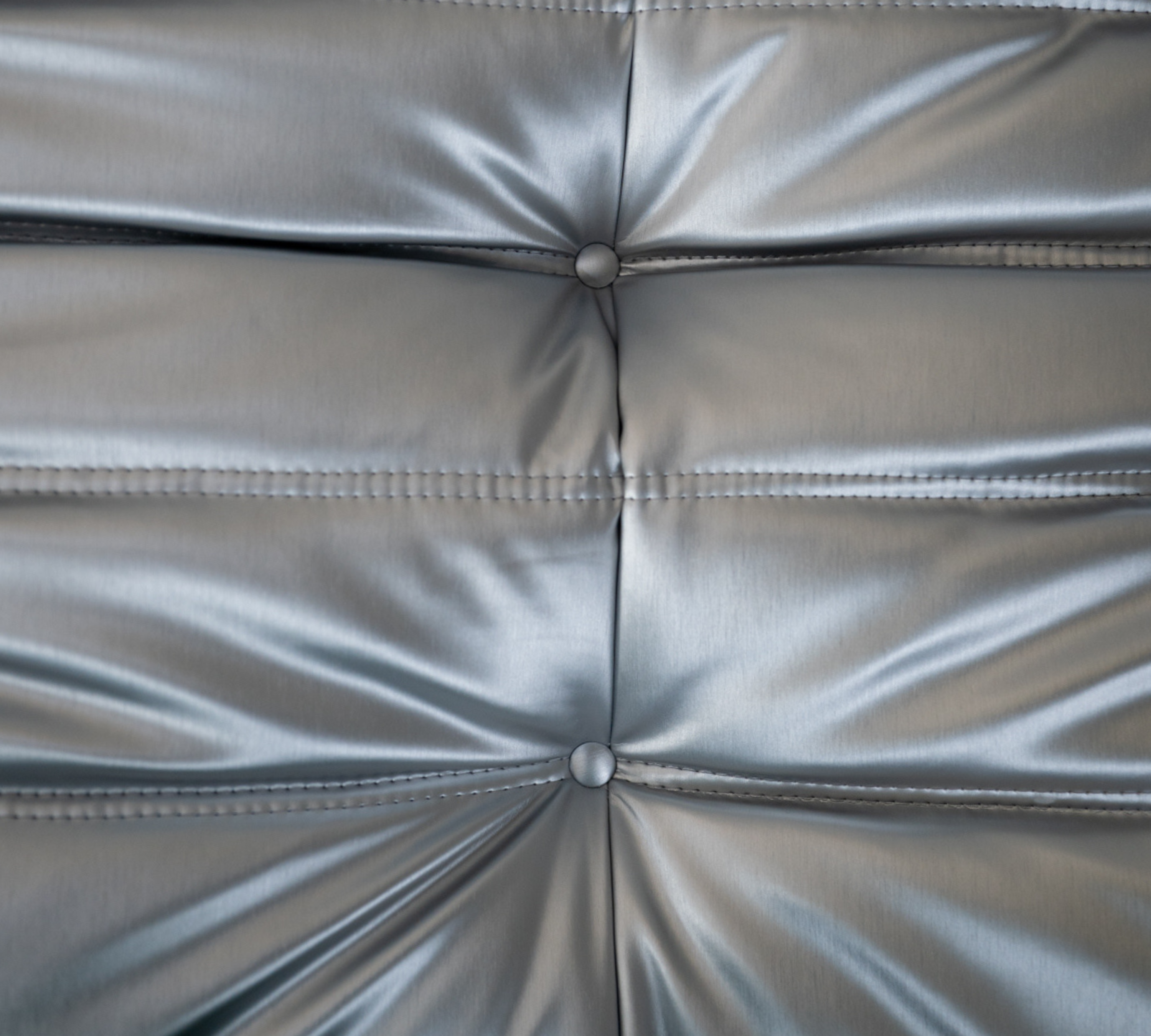 Togo Ottoman ecopelle grigio spazio