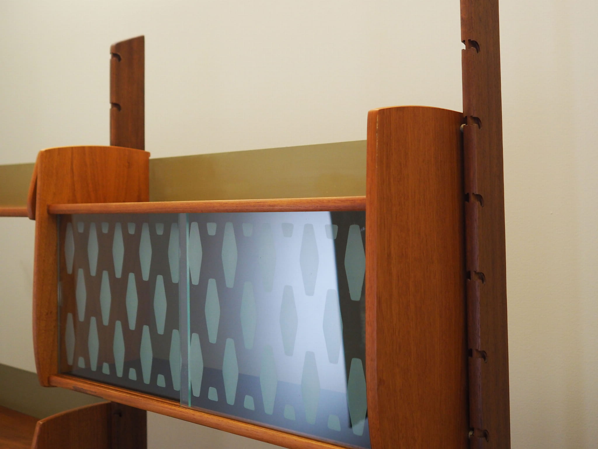 Ergo Regal-System Teakholz 1960er Jahre

--->

Ergo Shelving System Teak 1960s