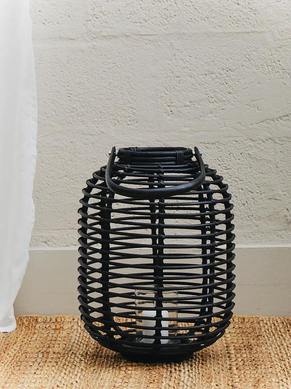Mataram Kleine Schwarze Naturrattan Laterne
