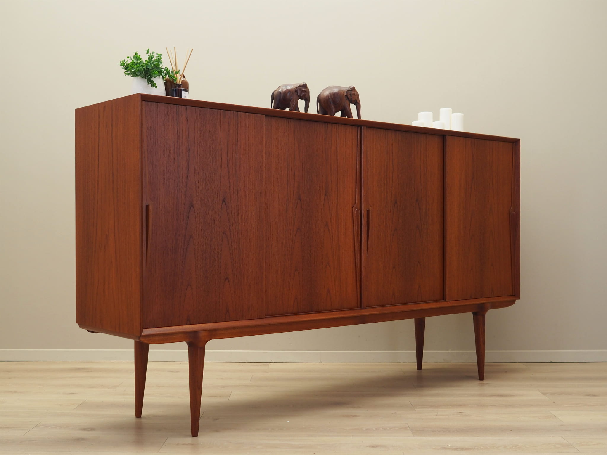 Vintage Highboard Teakholz Braun 1970er Jahre