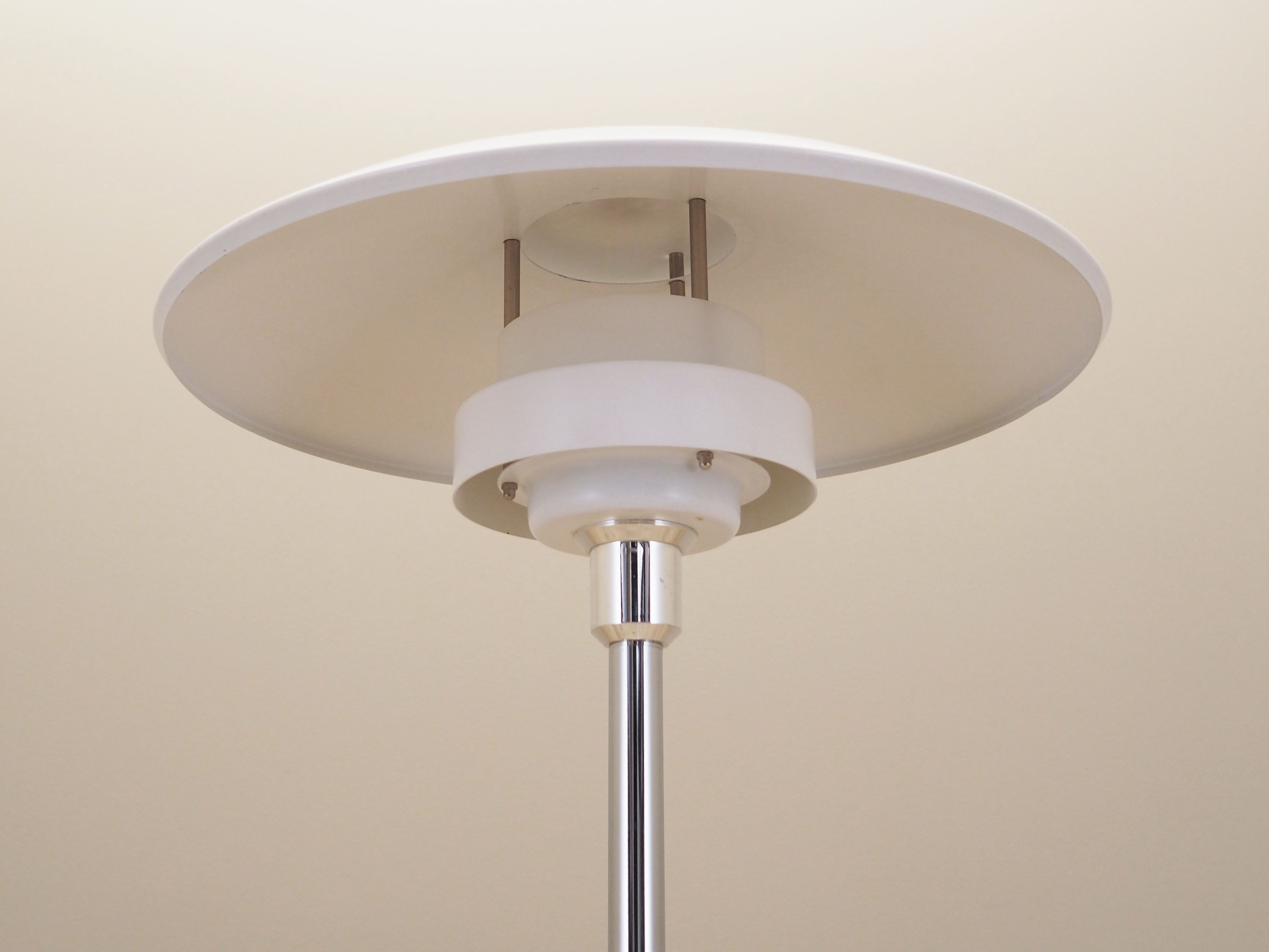 Stehlampe Metall Weiß 1970er Jahre