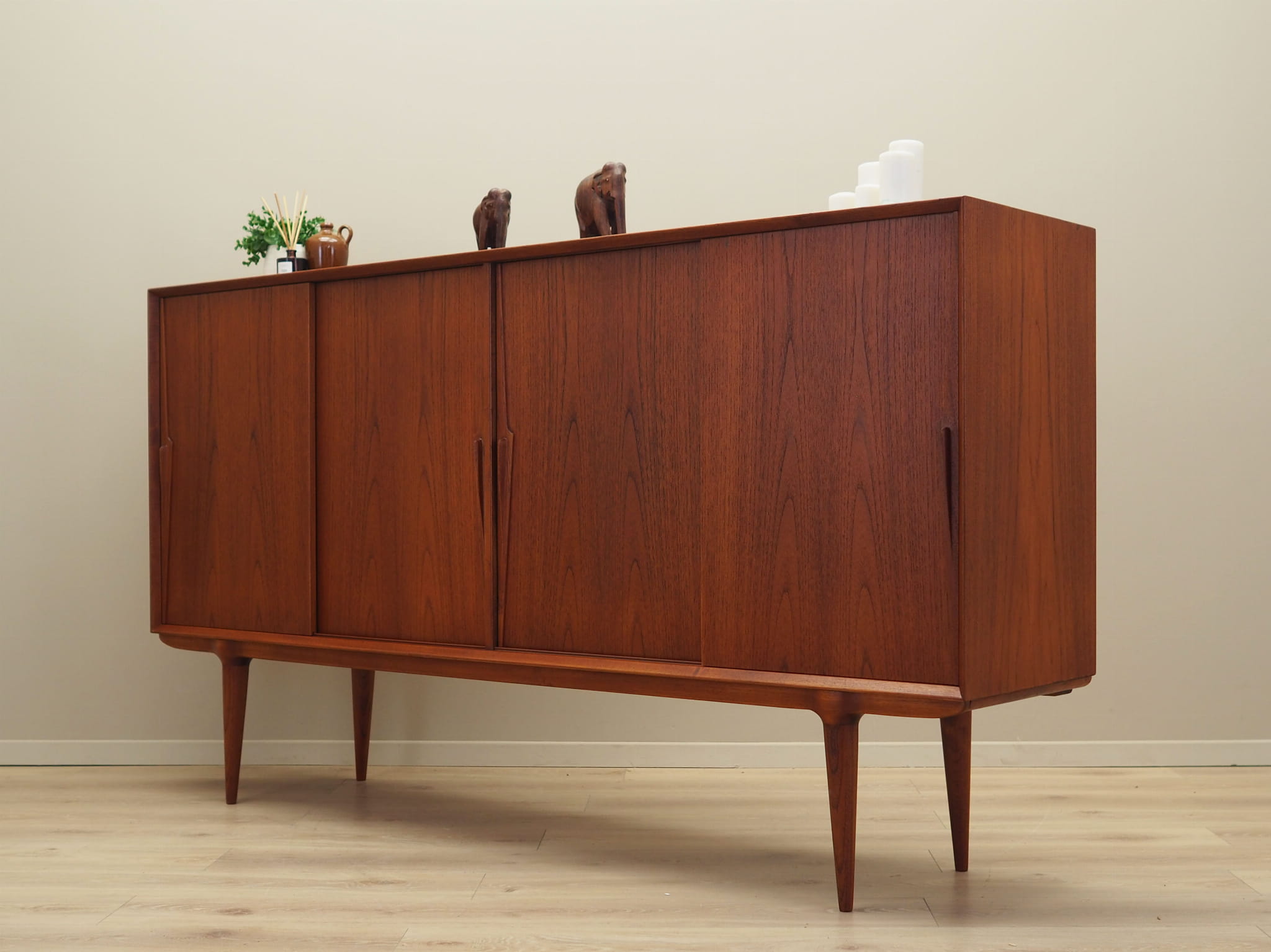 Vintage Highboard Teakholz Braun 1970er Jahre