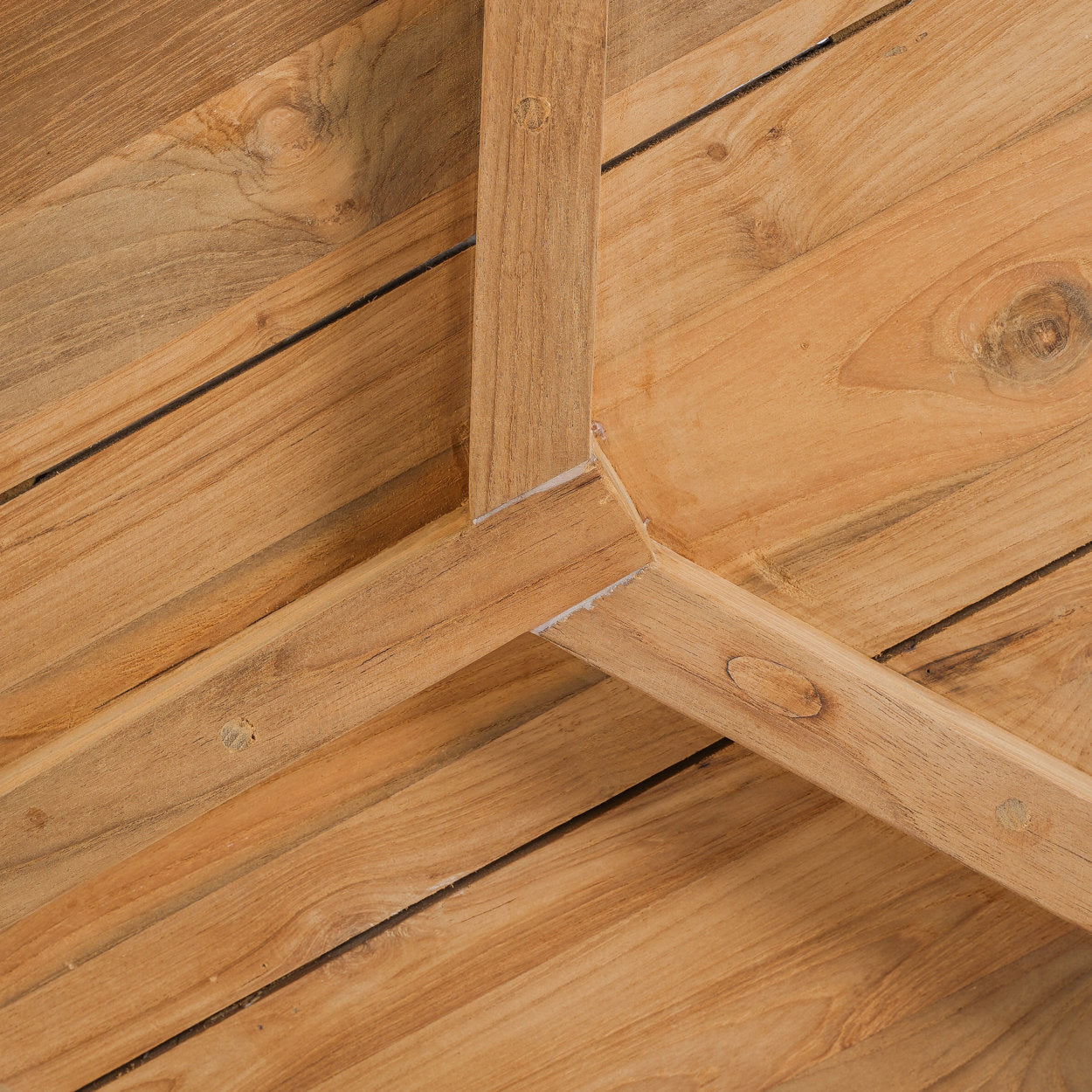 Der Gilimanuk Beistelltisch