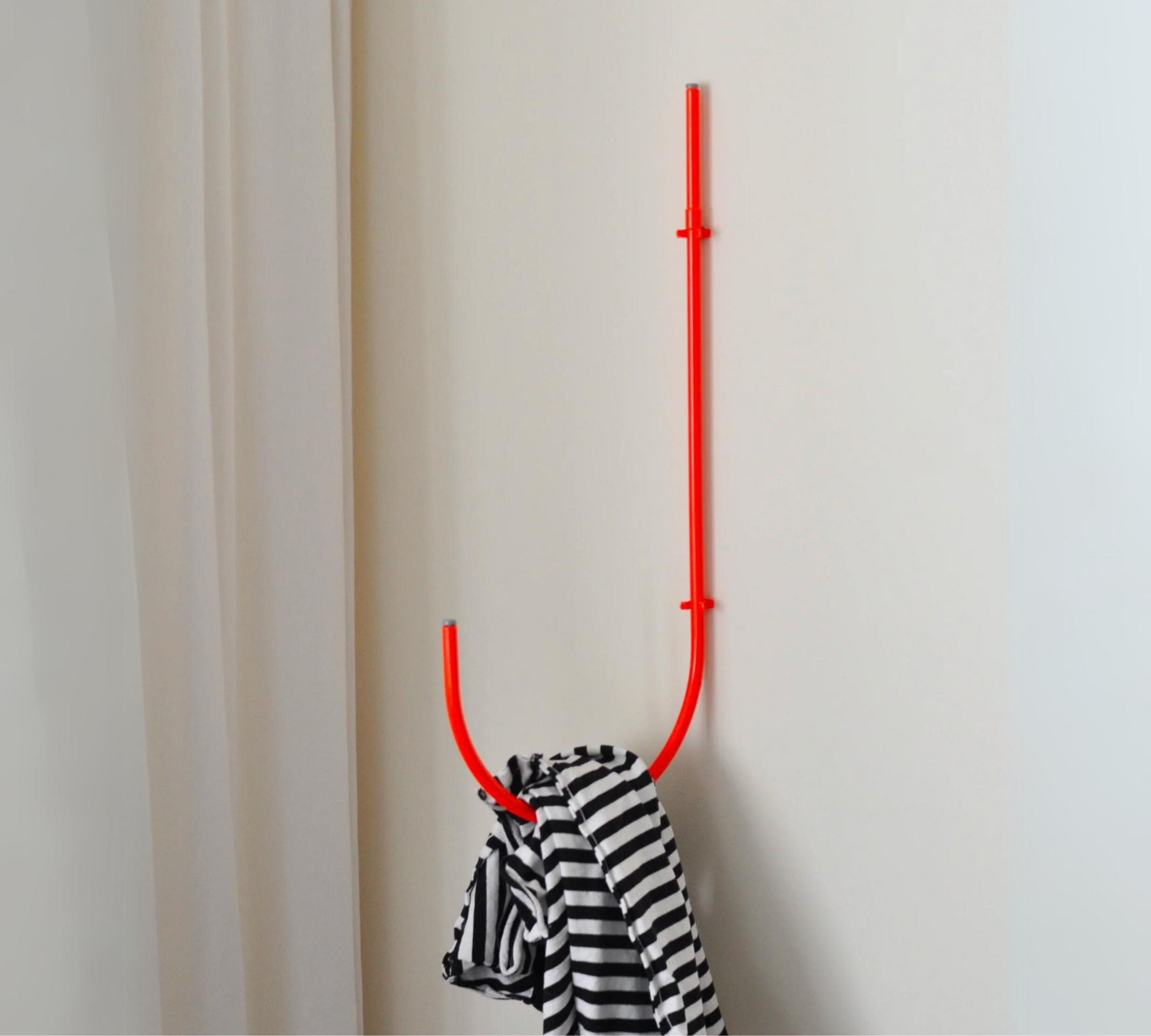 Hanger Arch Wandhaken Stahl Neonrot