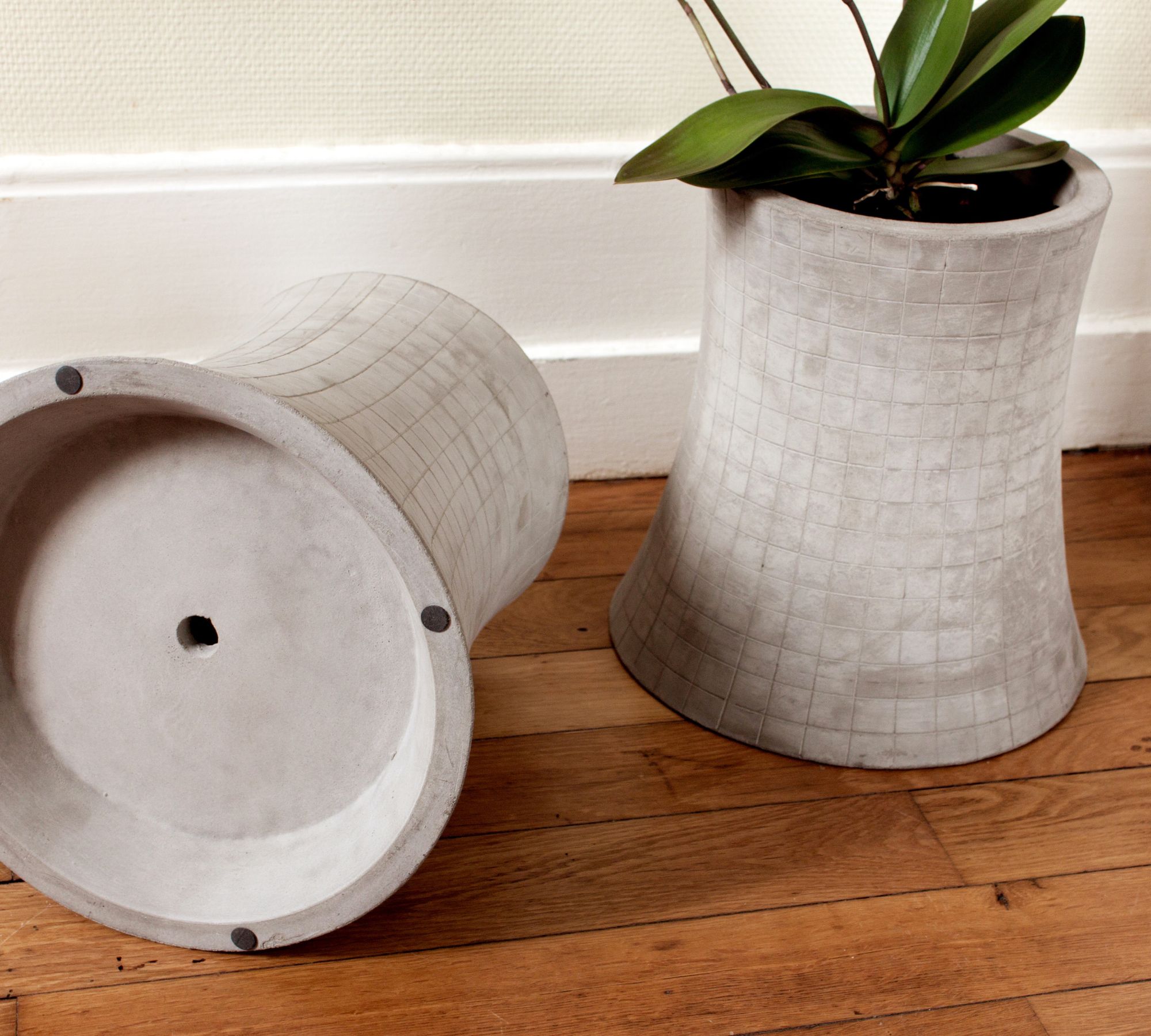 Nuclear Plant 320 Pflanztopf Faserbeton 32 cm