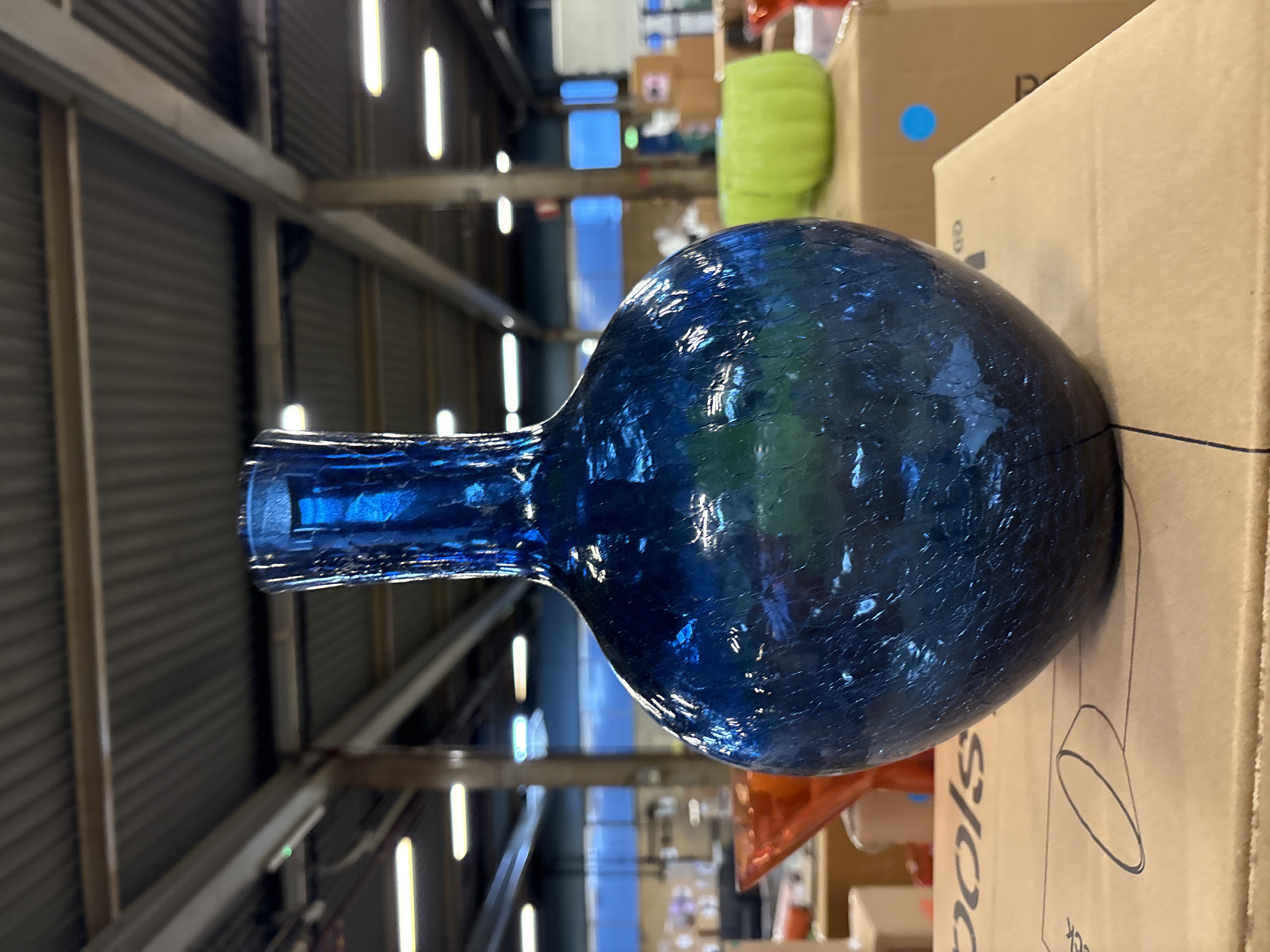 Gecrackelte Kugelvase Glas Blau