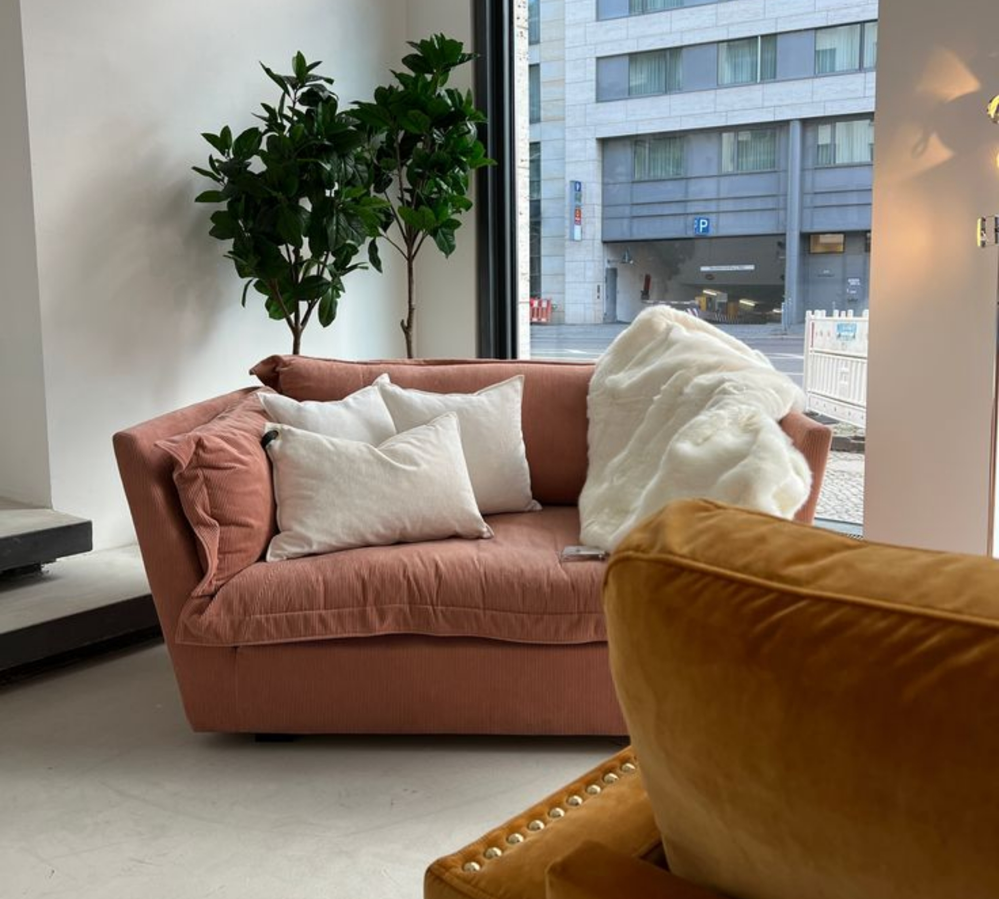 Svanen Loveseat Floki Lachsrosa 06