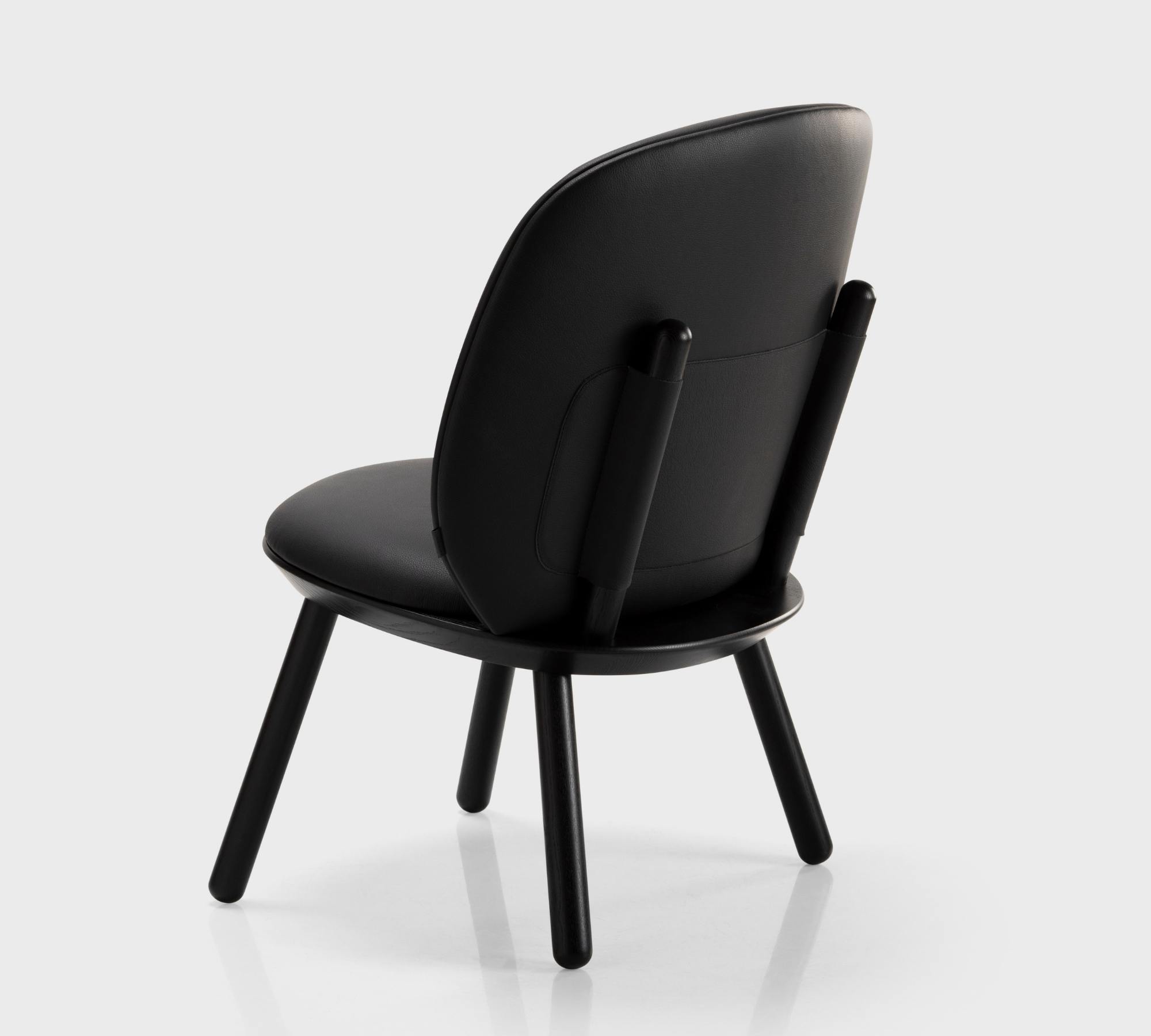 Naïve Lounge chair Ash wood Leather Black