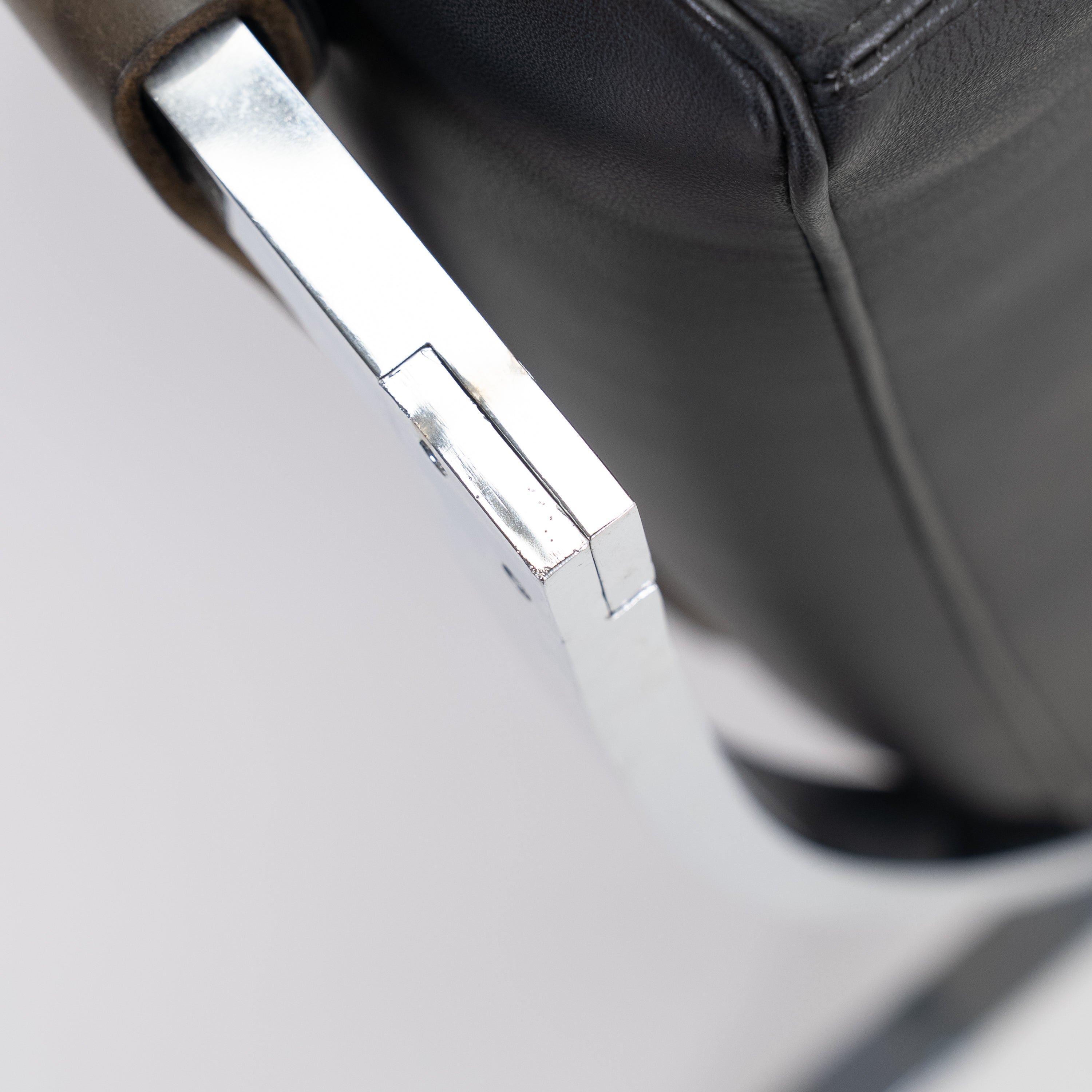 Barcelona Stuhl Schwarz von Stiegler