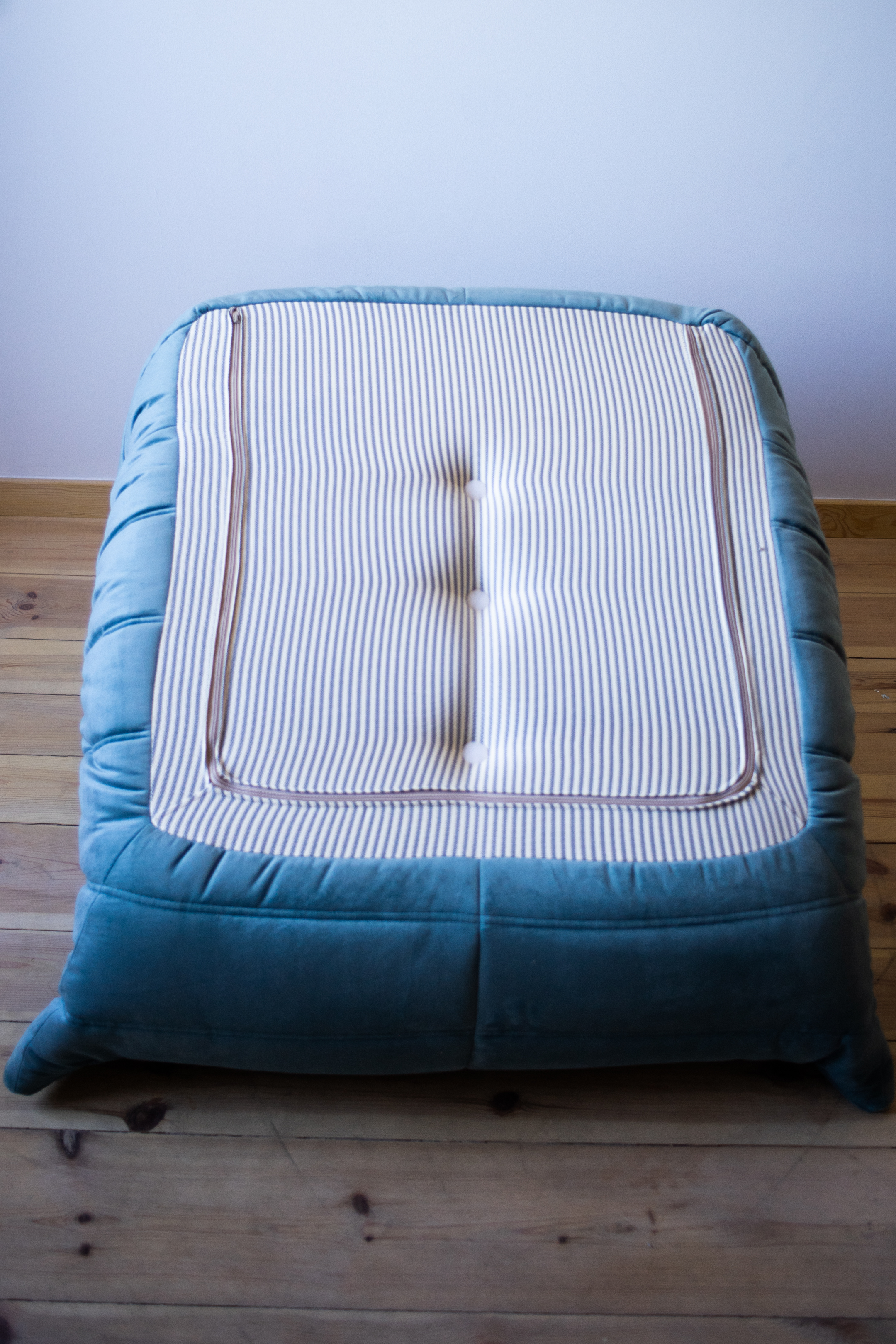 Togo Armchair Velvet Azure