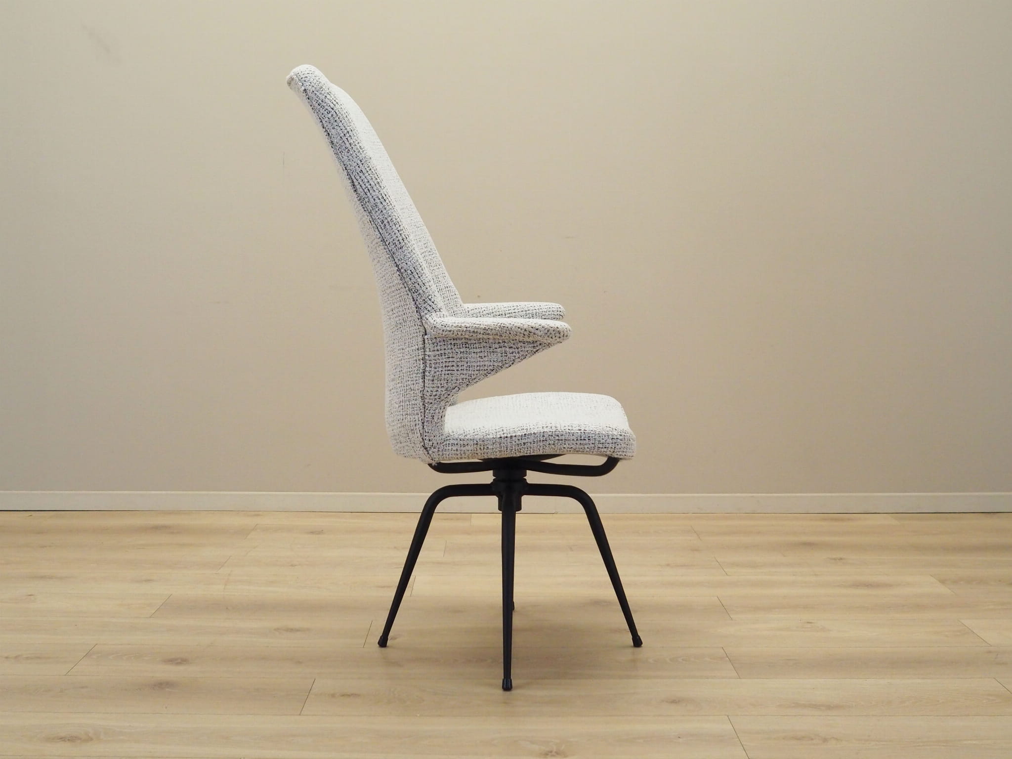 Swivel armchair with armrests 1970s