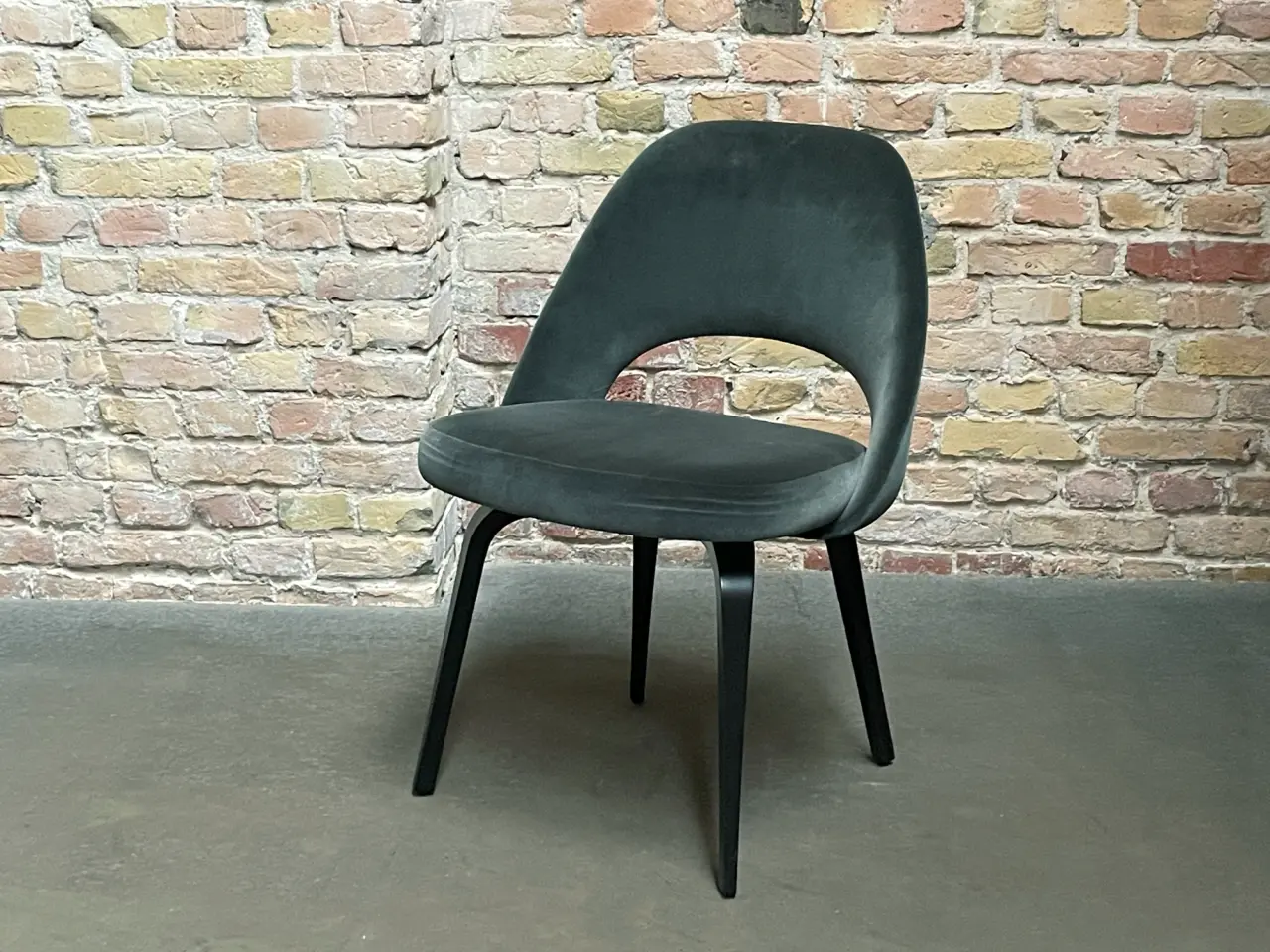 6x Saarinen Conference chairs Velvet Wood Grey