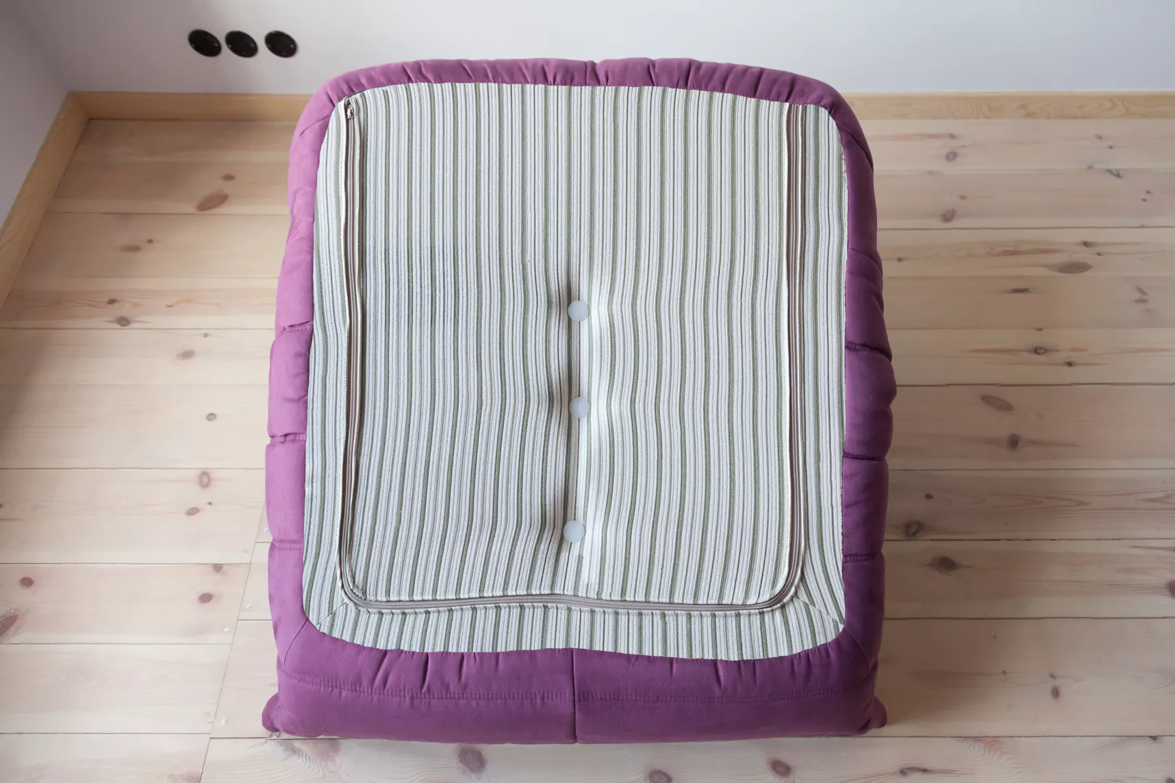 Togo Sessel und Ottoman Set Textil Aubergine