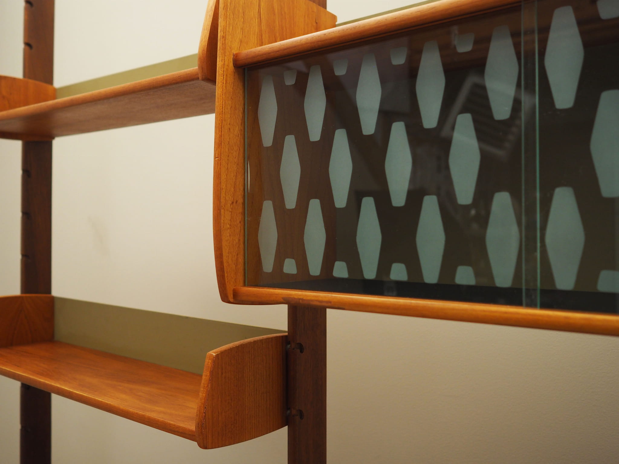 Ergo Regal-System Teakholz 1960er Jahre

--->

Ergo Shelving System Teak 1960s