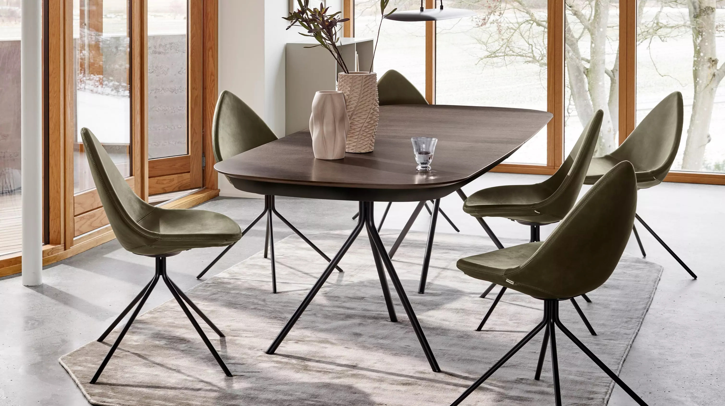 Ottawa Esstisch weißer Lack mit mattschwarzen Beinen