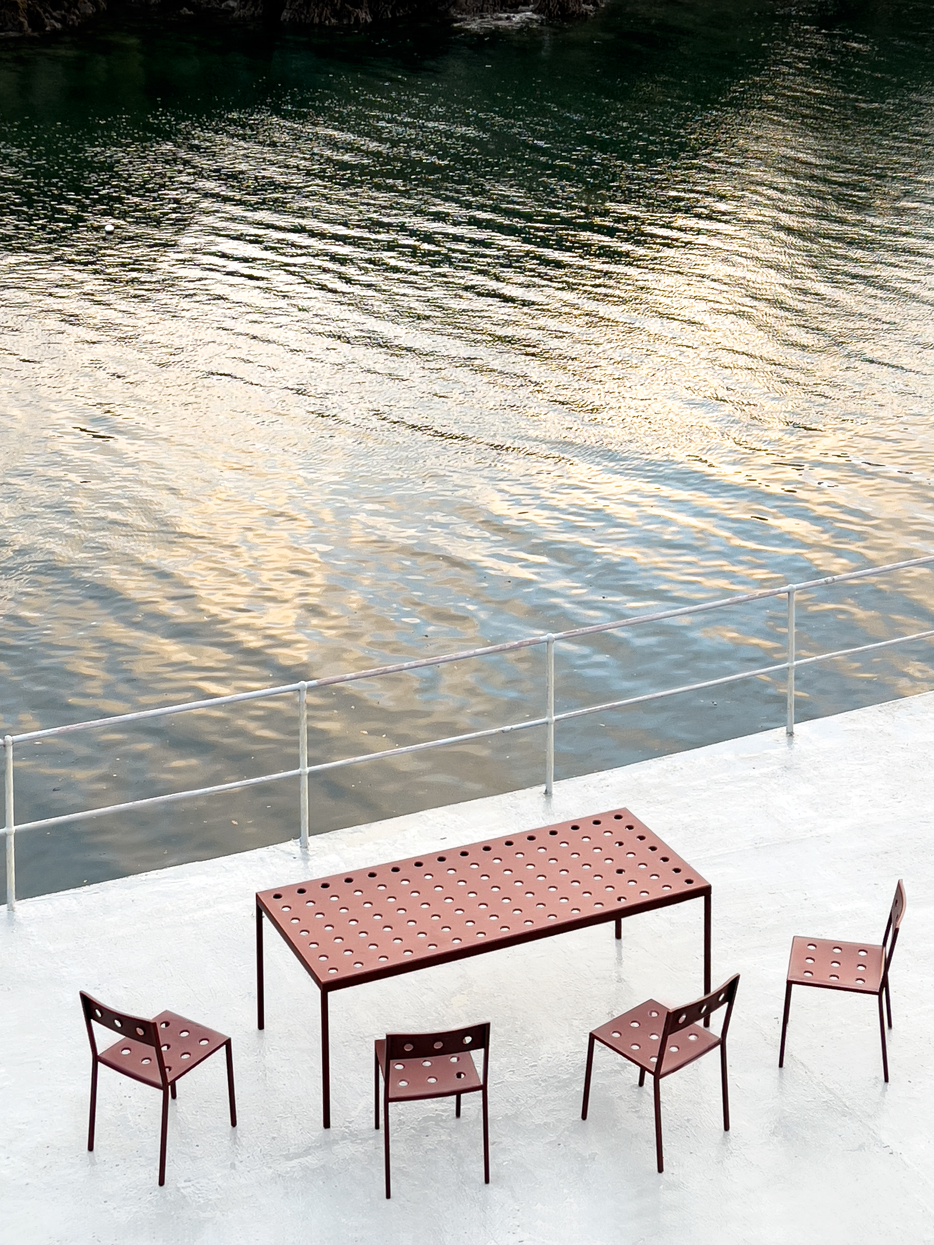 Balcony Tisch rechteckig Rot